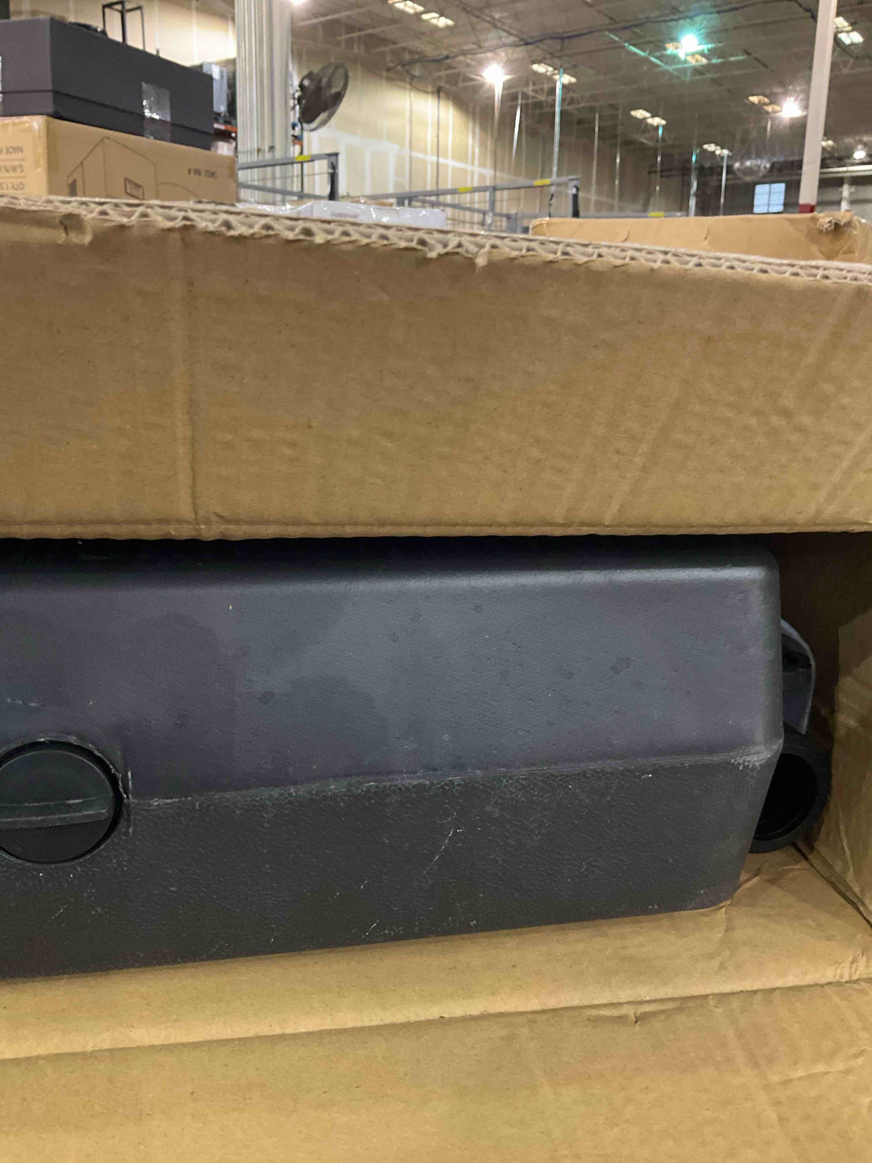https://s3.amazonaws.com/lotting-images-prod/BargainHunt/EXS01640182_1721909258311.jpeg