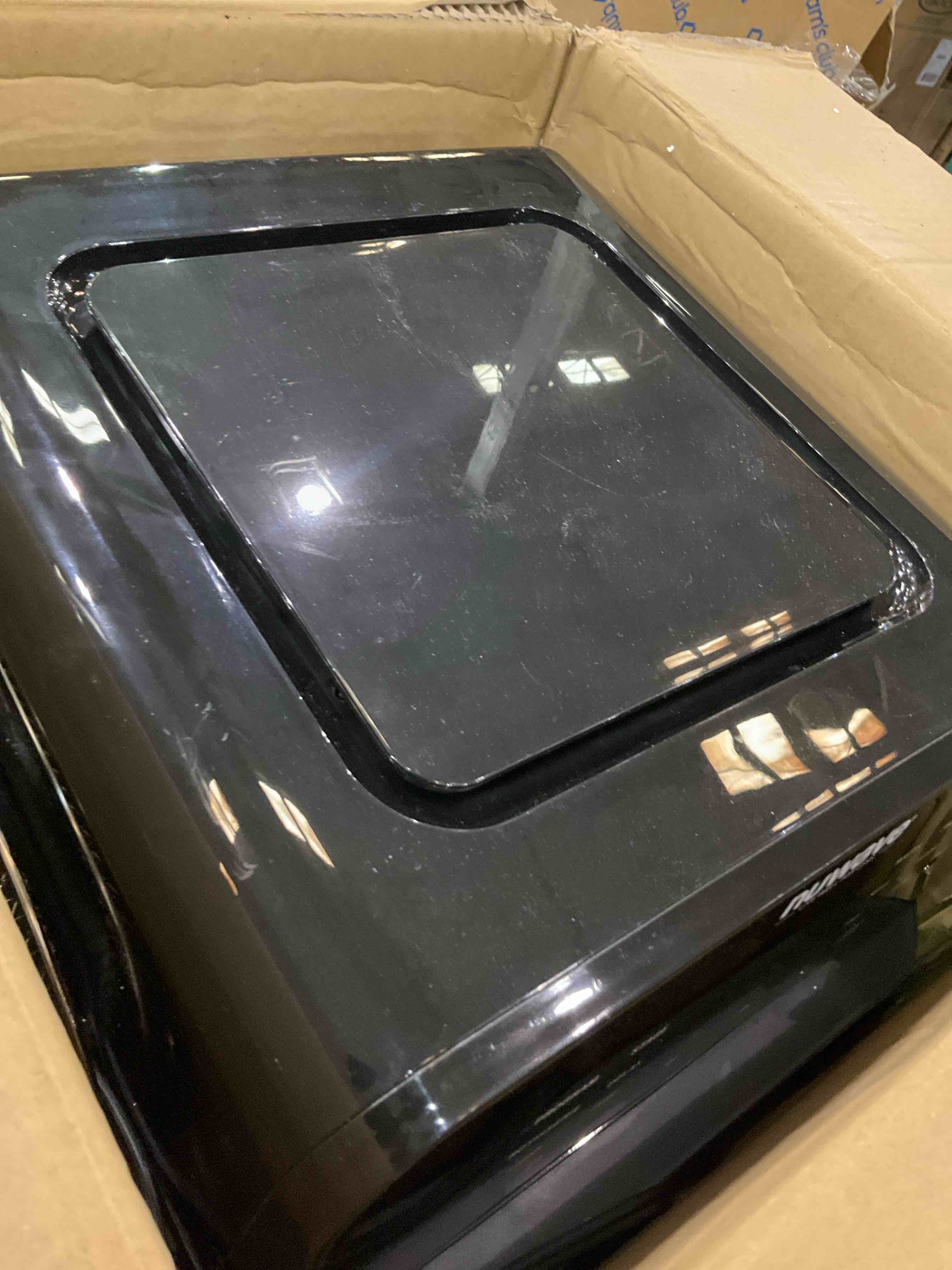 https://s3.amazonaws.com/lotting-images-prod/BargainHunt/EXS01640278_1721929712490.jpeg