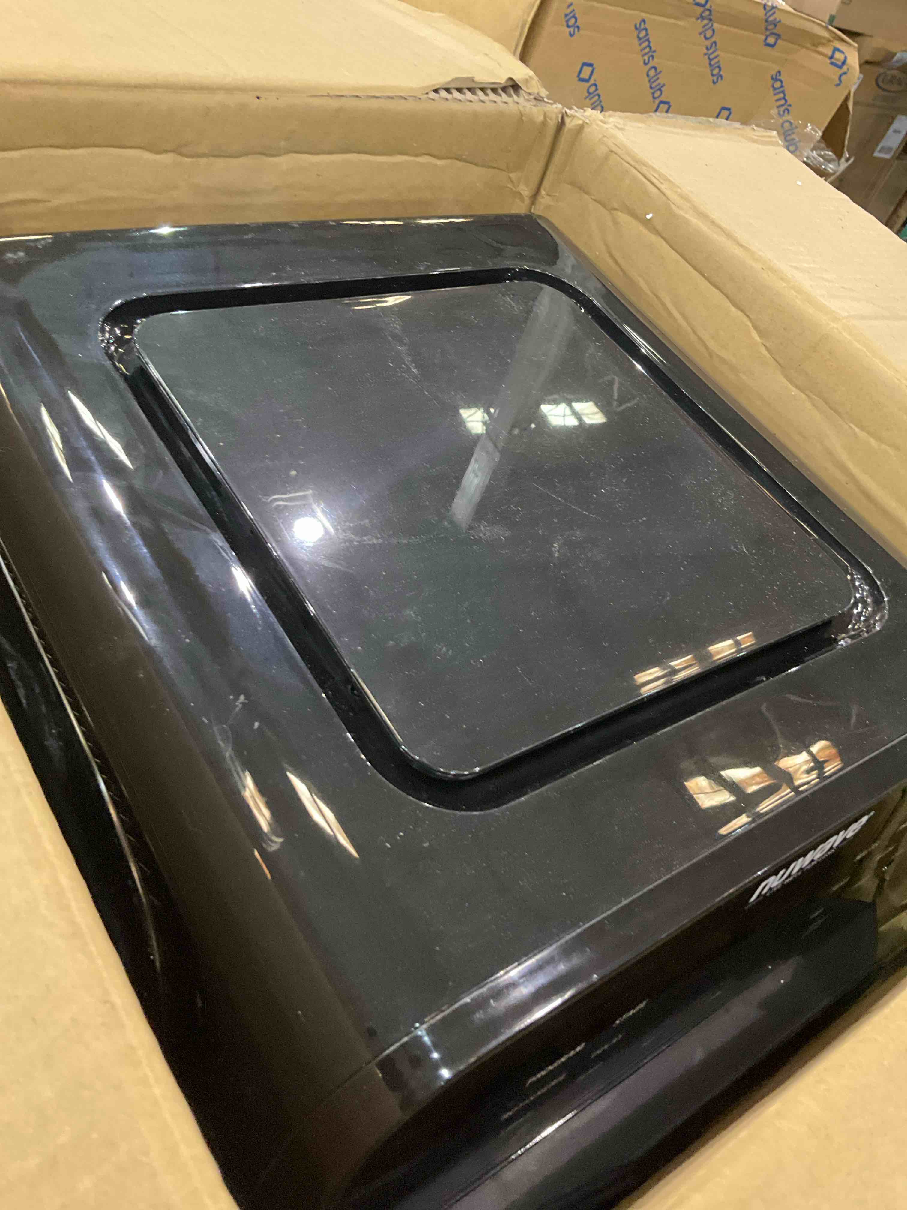 https://s3.amazonaws.com/lotting-images-prod/BargainHunt/EXS01640278_1721929713502.jpeg