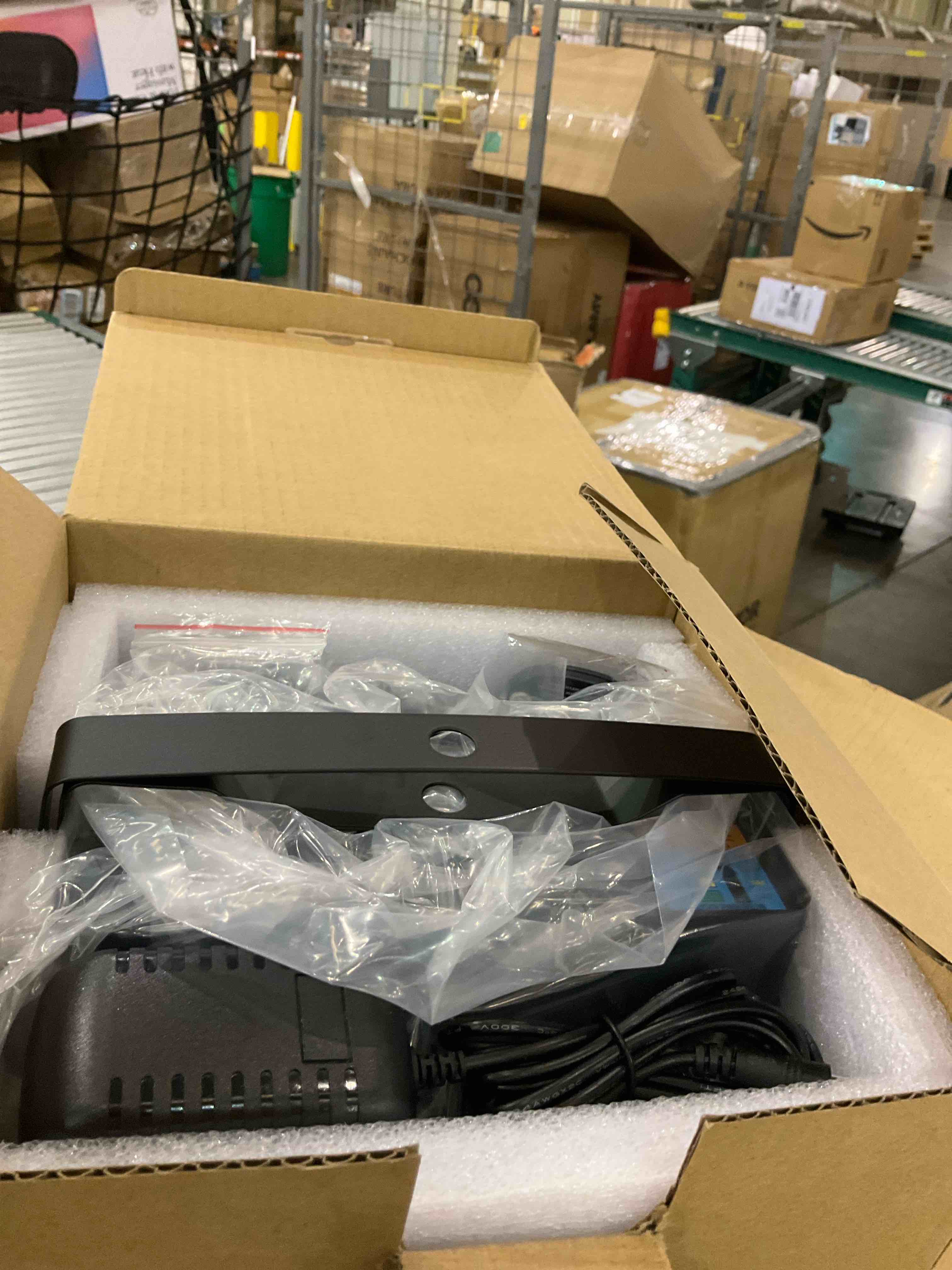 https://s3.amazonaws.com/lotting-images-prod/BargainHunt/EXS01640401_1722262541977.jpeg