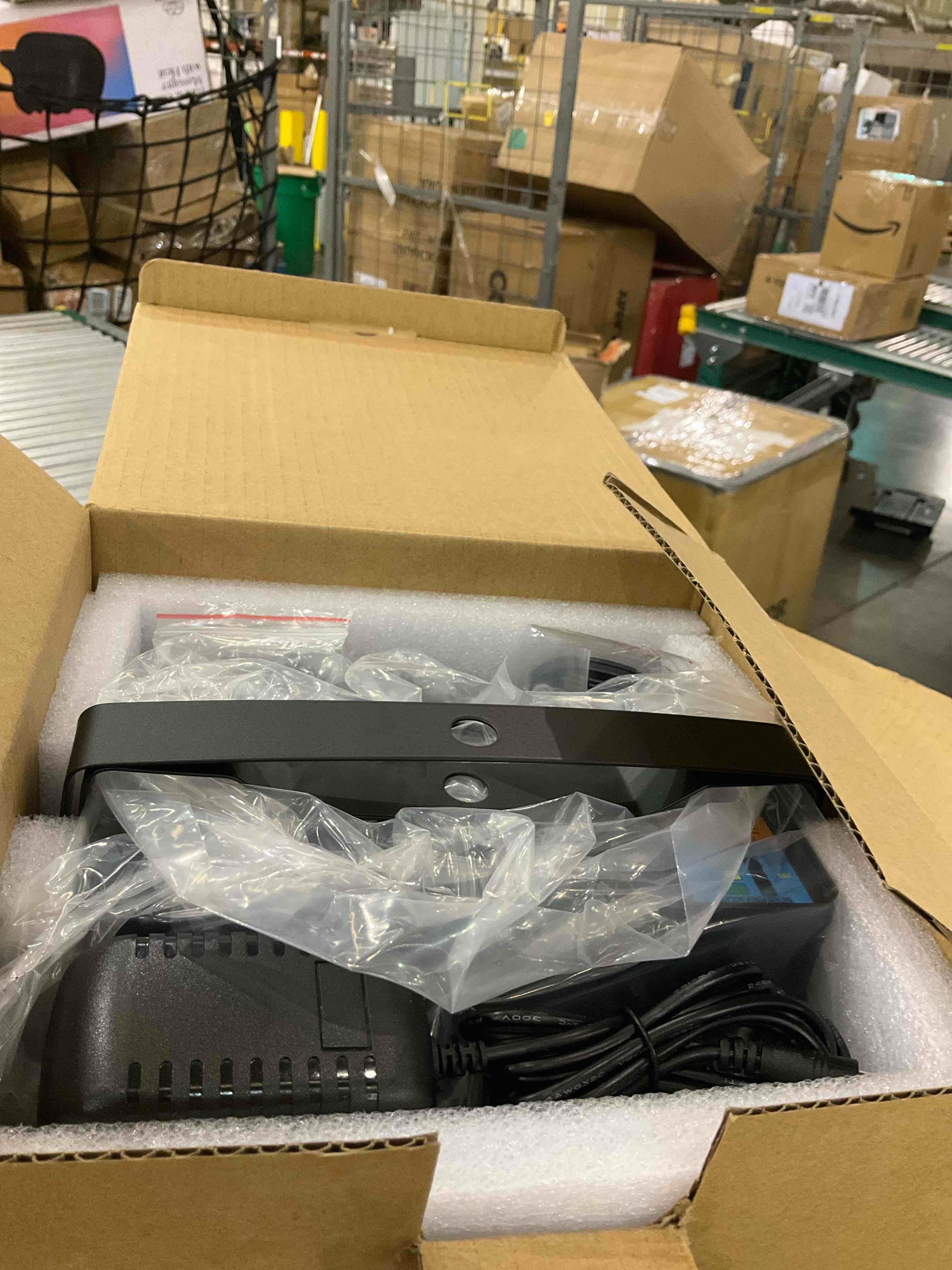 https://s3.amazonaws.com/lotting-images-prod/BargainHunt/EXS01640401_1722262542943.jpeg