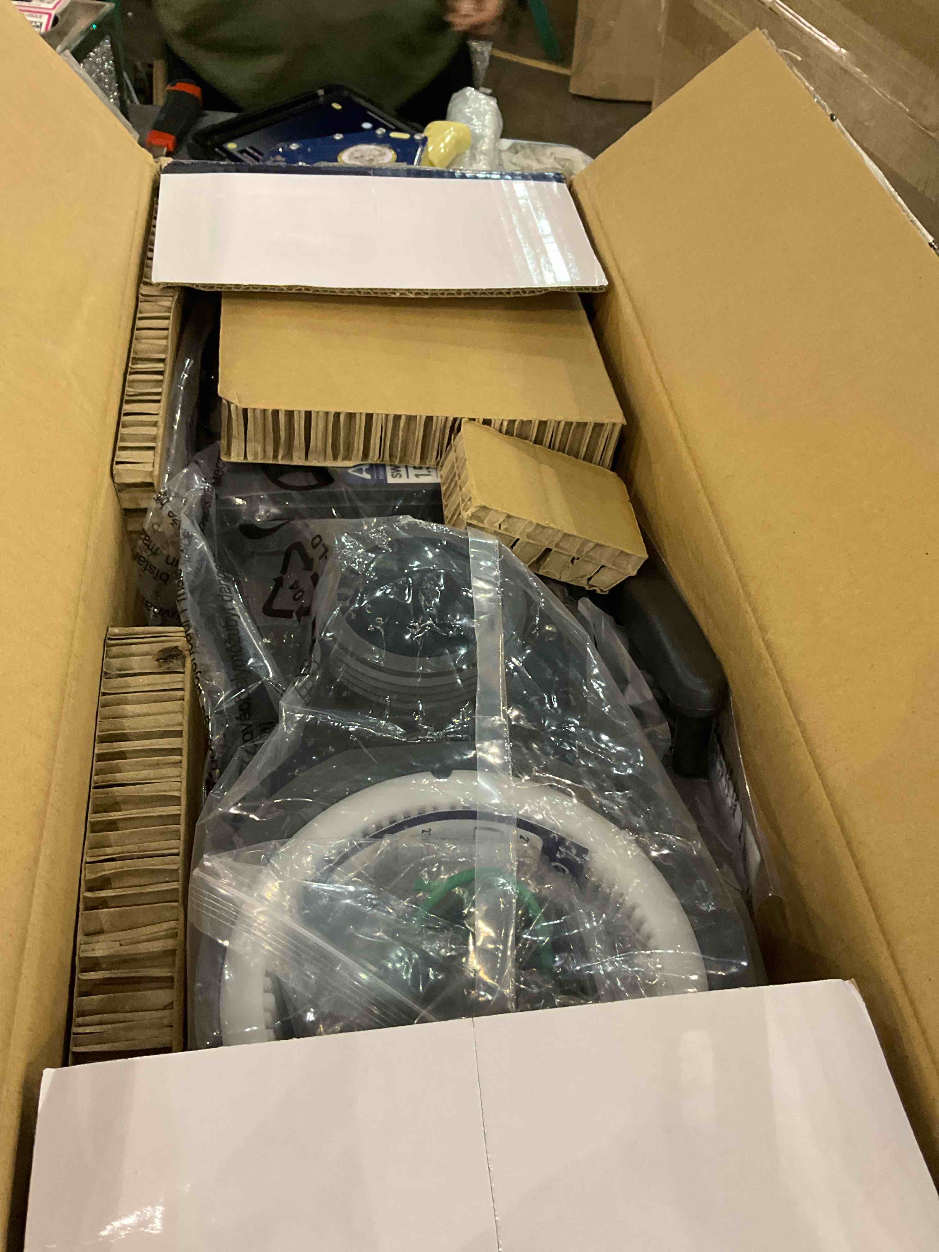 https://s3.amazonaws.com/lotting-images-prod/BargainHunt/EXS01640729_1721042726163.jpeg
