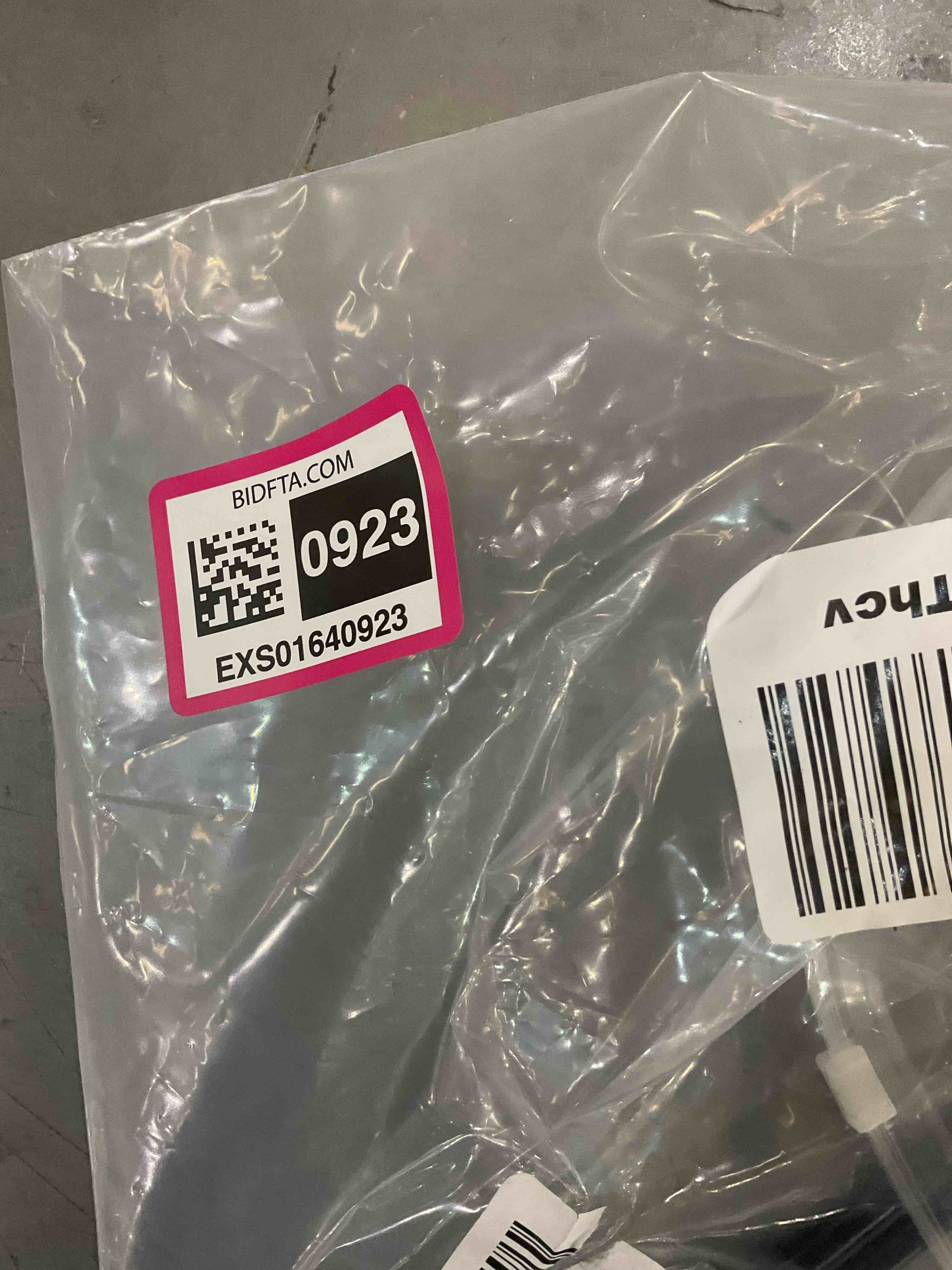 https://s3.amazonaws.com/lotting-images-prod/BargainHunt/EXS01640923_1721144079386.jpeg