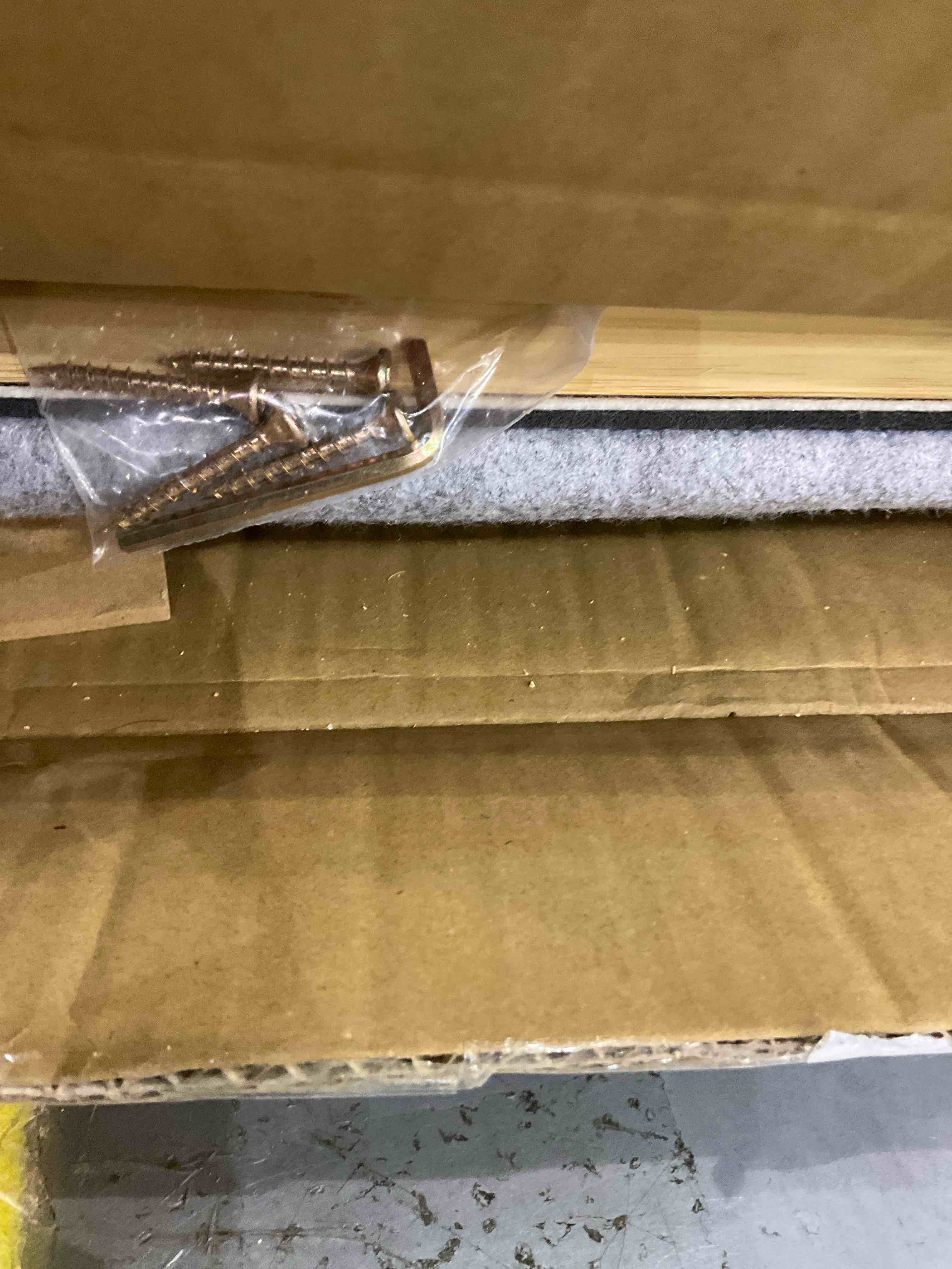 https://s3.amazonaws.com/lotting-images-prod/BargainHunt/EXS01640937_1721215962177.jpeg