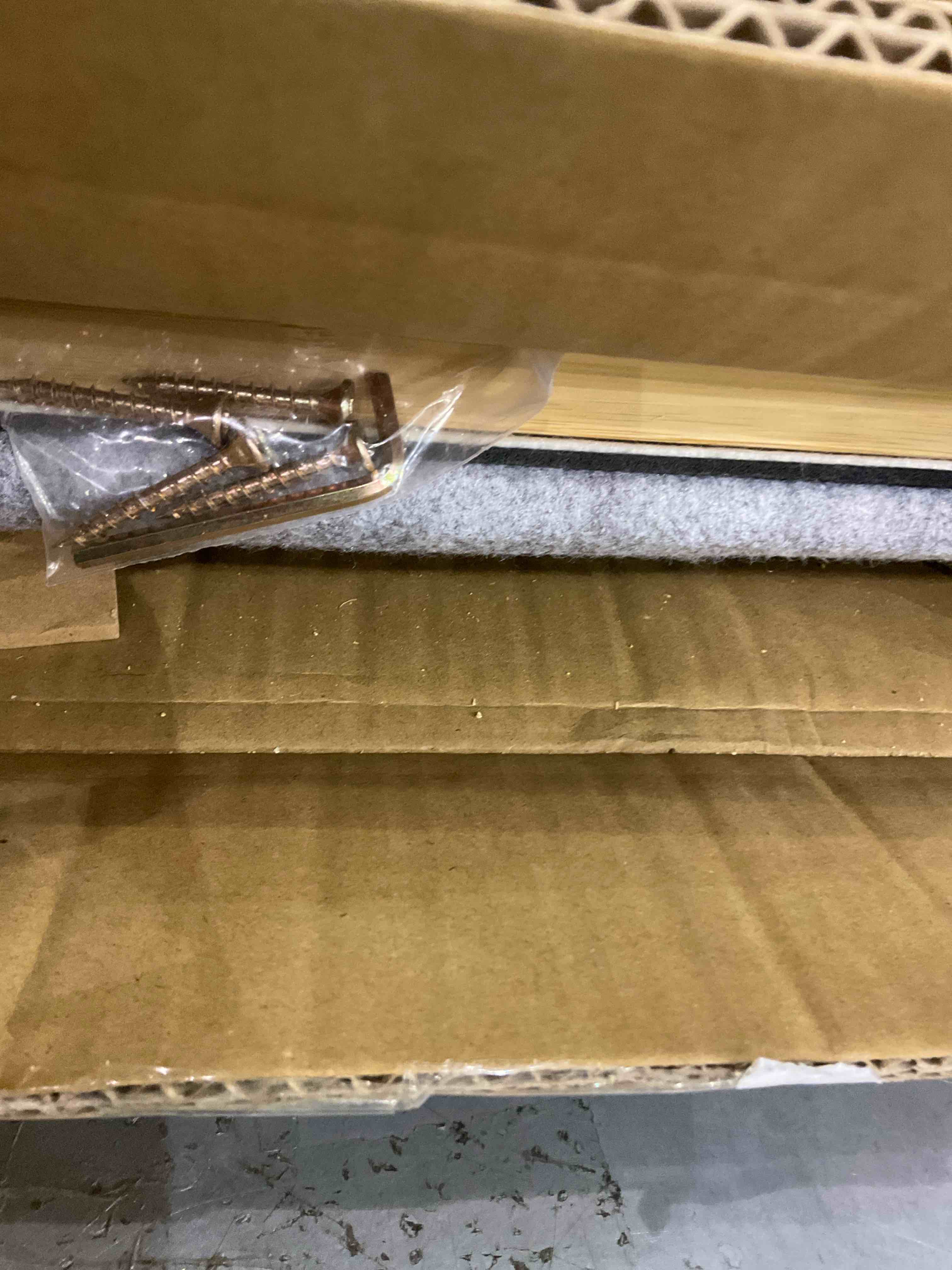 https://s3.amazonaws.com/lotting-images-prod/BargainHunt/EXS01640937_1721215963153.jpeg