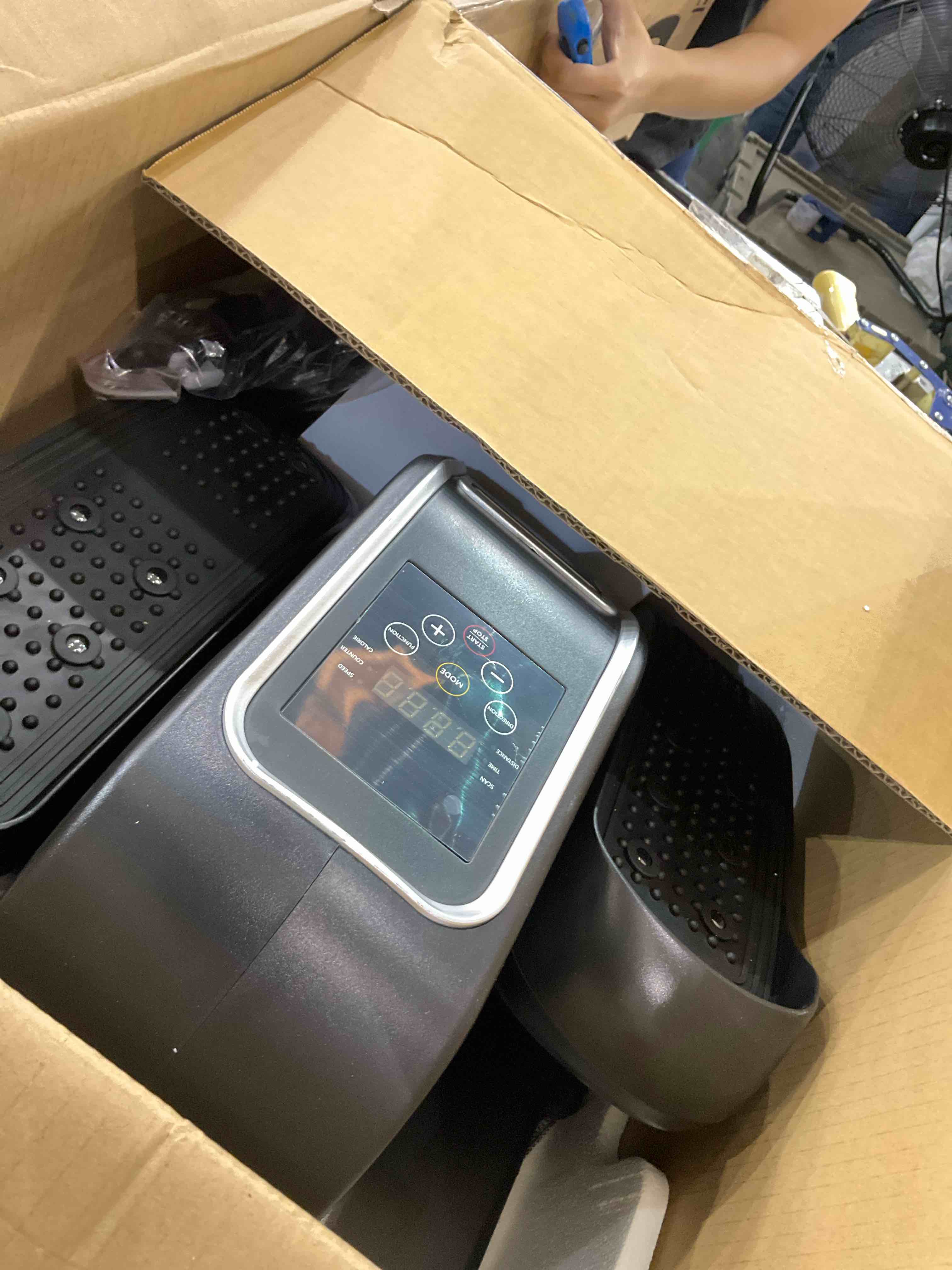 https://s3.amazonaws.com/lotting-images-prod/BargainHunt/EXS01640957_1721219104082.jpeg