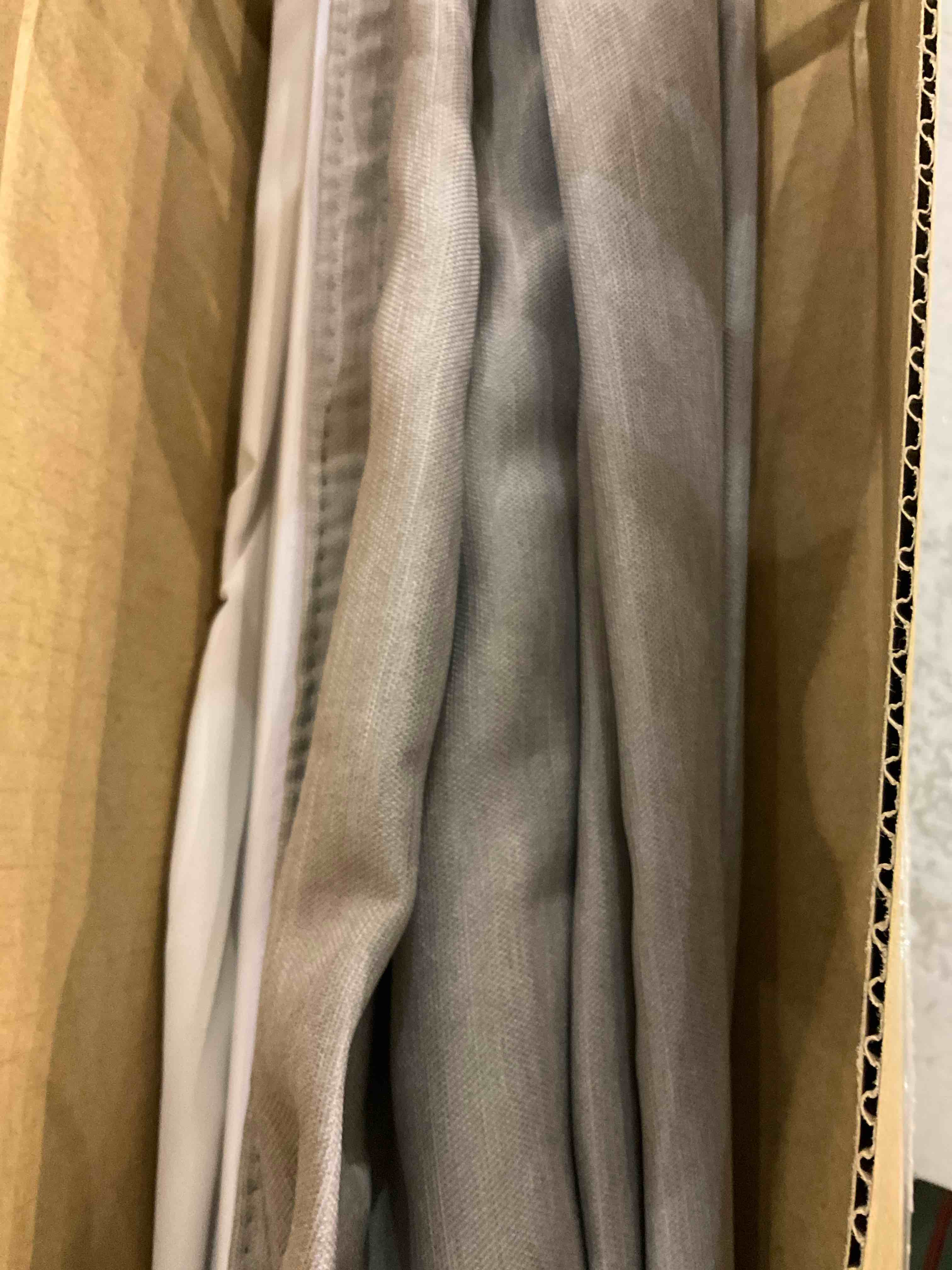 https://s3.amazonaws.com/lotting-images-prod/BargainHunt/EXS01641052_1721647844568.jpeg
