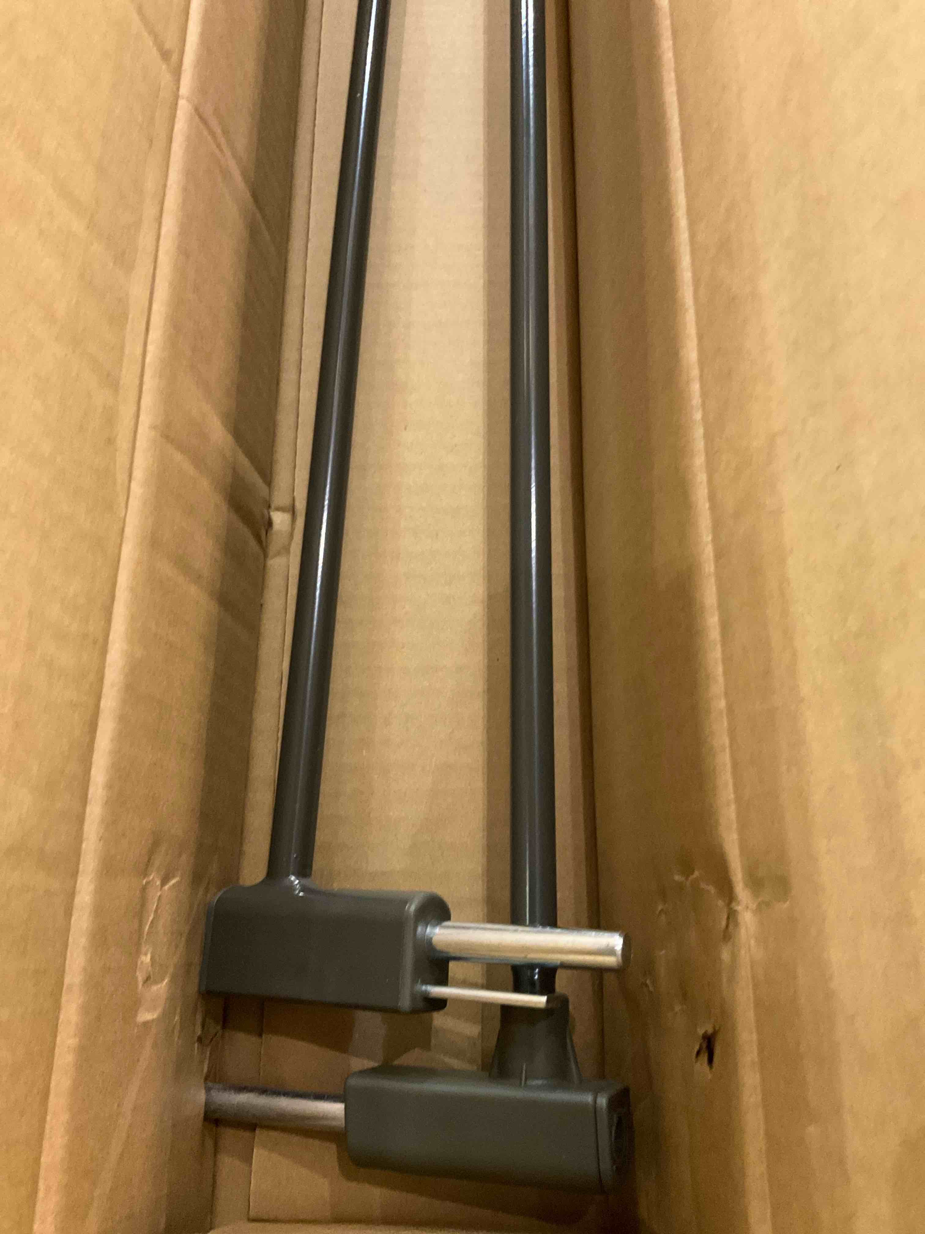 https://s3.amazonaws.com/lotting-images-prod/BargainHunt/EXS01641094_1721655870839.jpeg