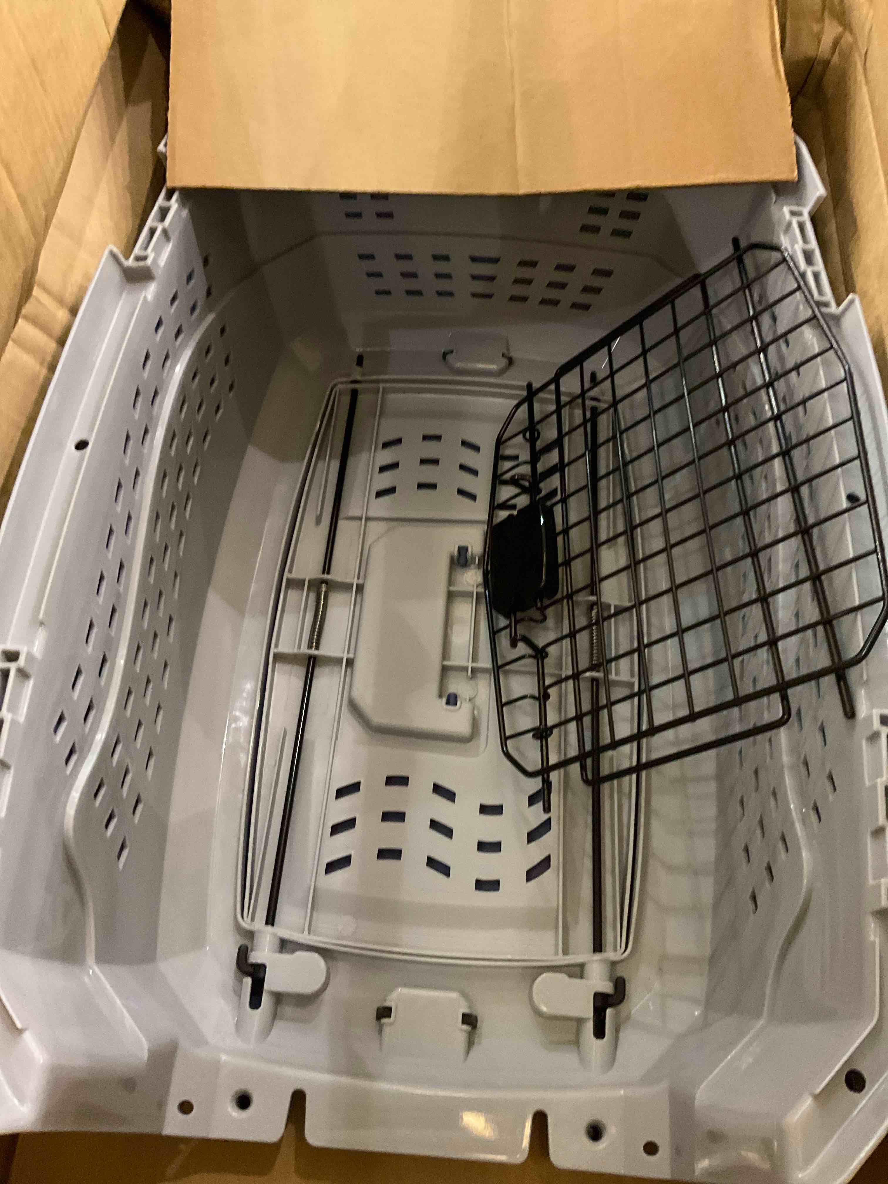 https://s3.amazonaws.com/lotting-images-prod/BargainHunt/EXS01641351_1721839321617.jpeg