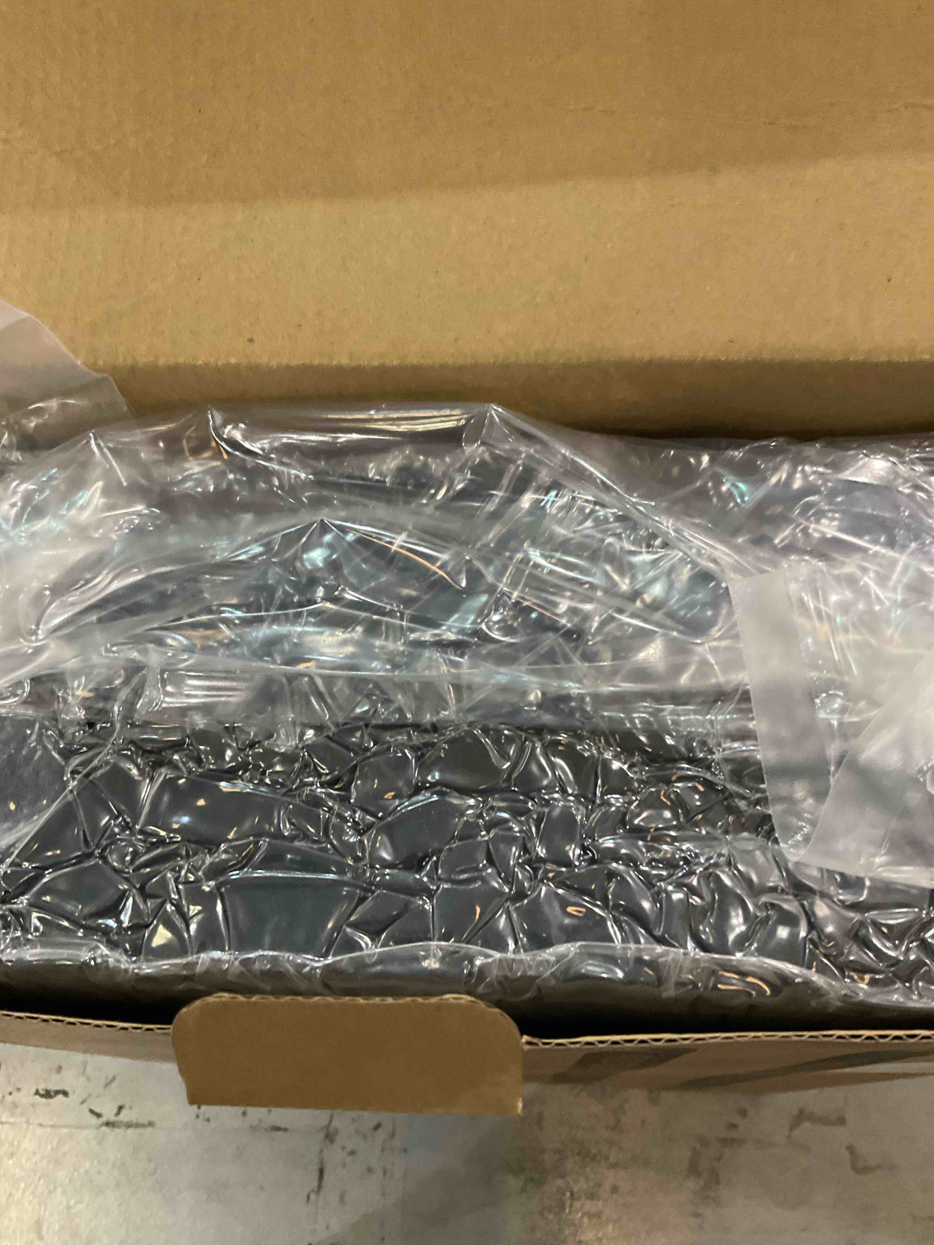 https://s3.amazonaws.com/lotting-images-prod/BargainHunt/EXS01641481_1721919498043.jpeg