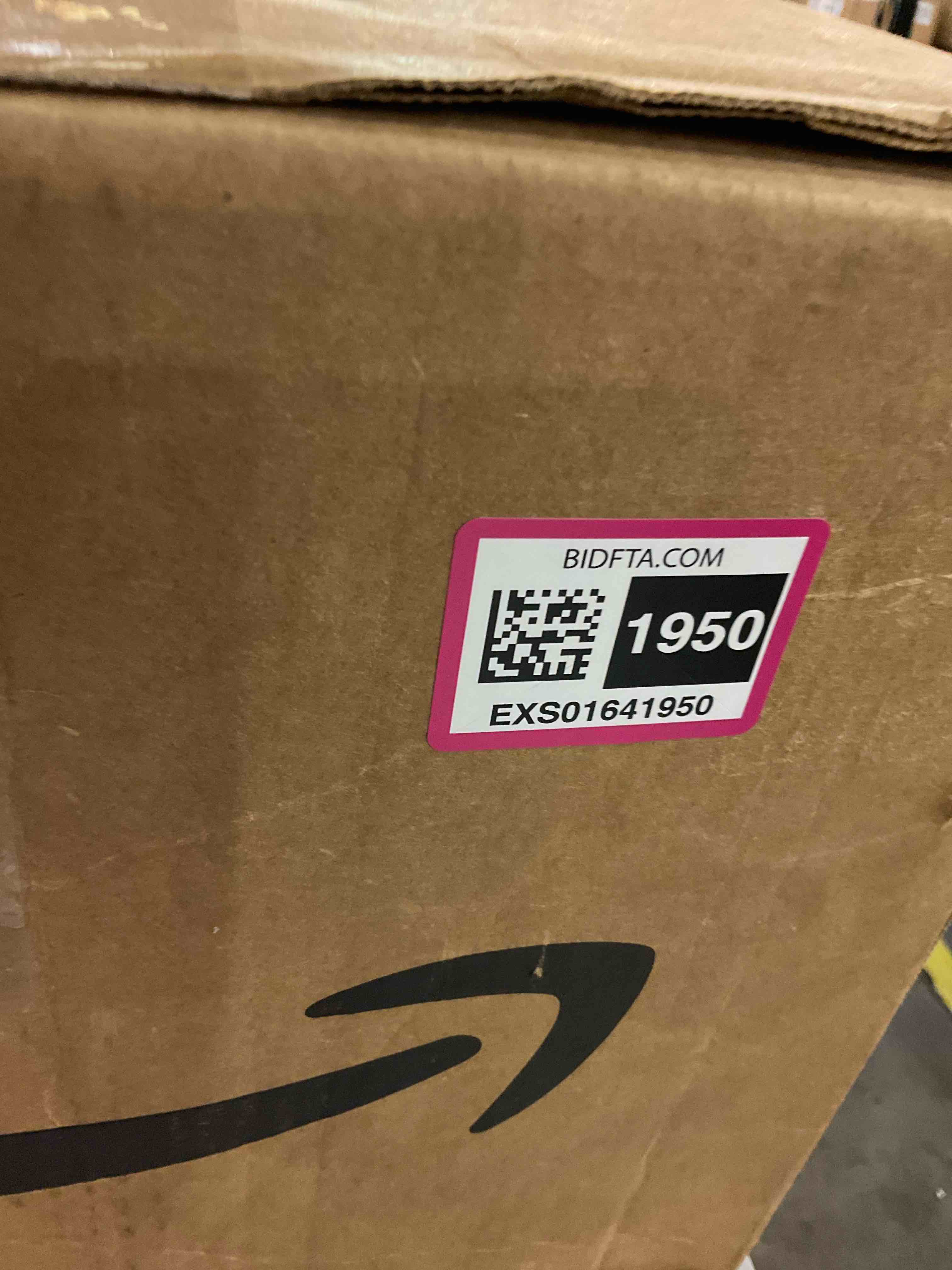 https://s3.amazonaws.com/lotting-images-prod/BargainHunt/EXS01641950_1721313011591.jpeg