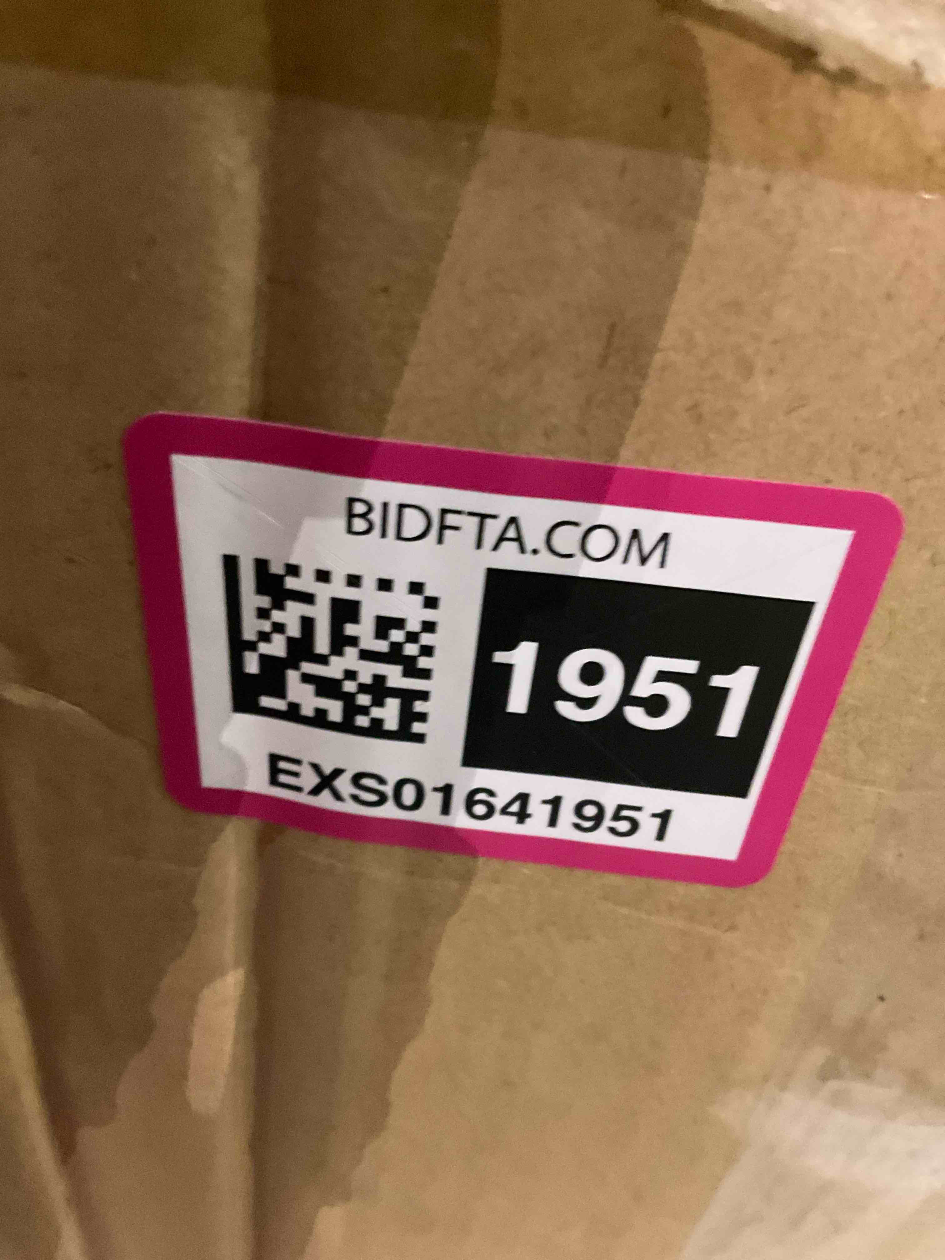 https://s3.amazonaws.com/lotting-images-prod/BargainHunt/EXS01641951_1721313125860.jpeg