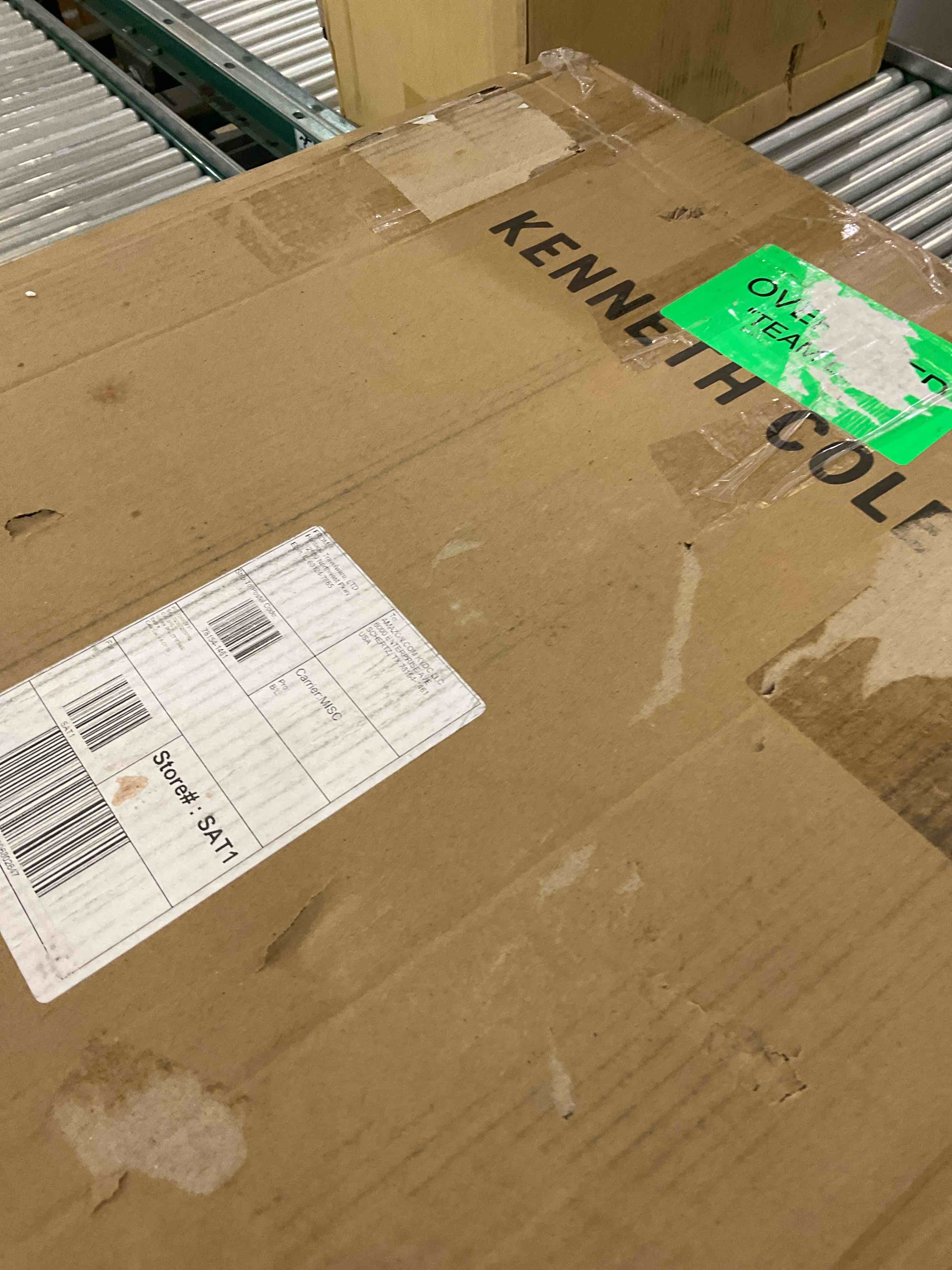https://s3.amazonaws.com/lotting-images-prod/BargainHunt/EXS01642285_1721756588780.jpeg