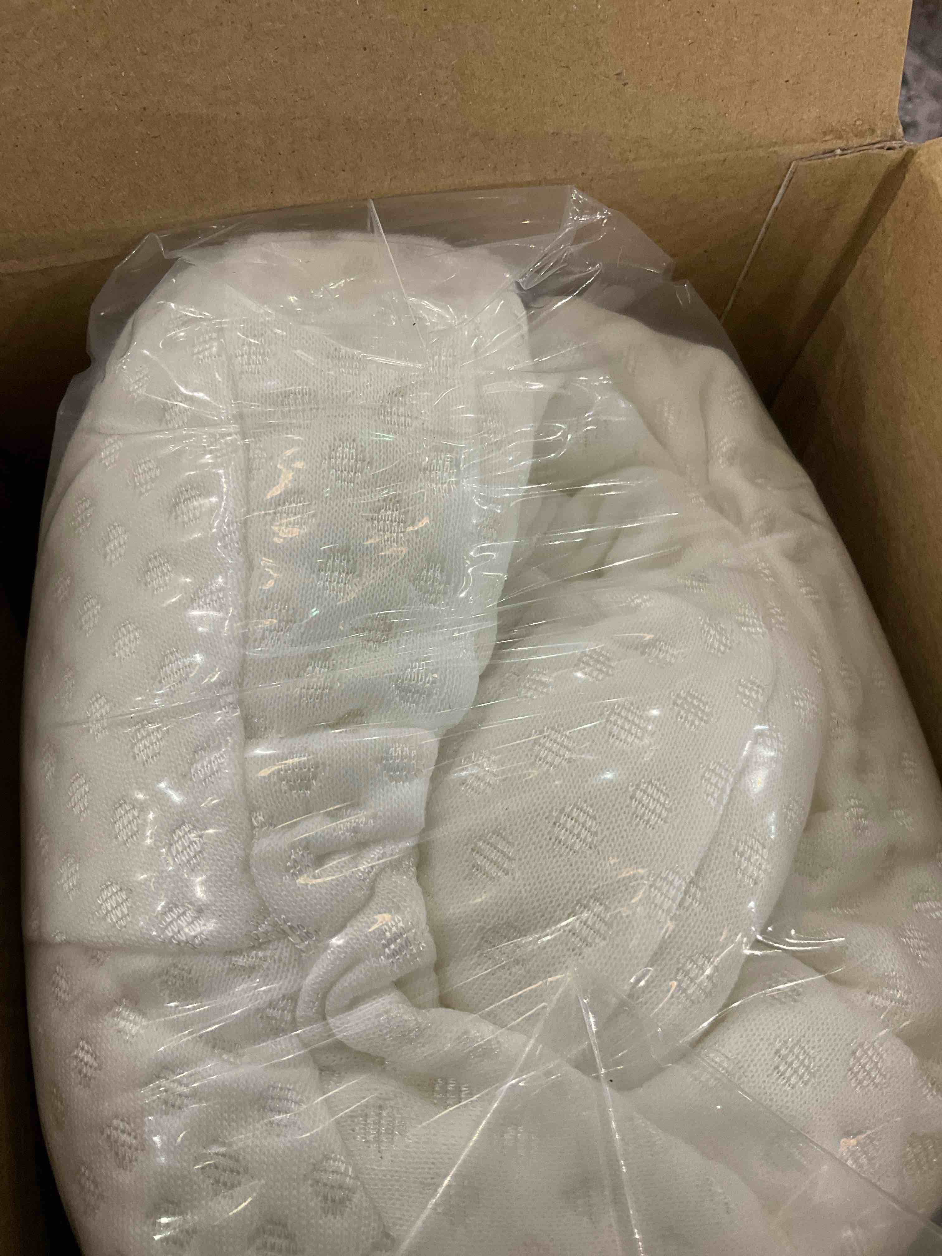 https://s3.amazonaws.com/lotting-images-prod/BargainHunt/EXS01642477_1721929790924.jpeg