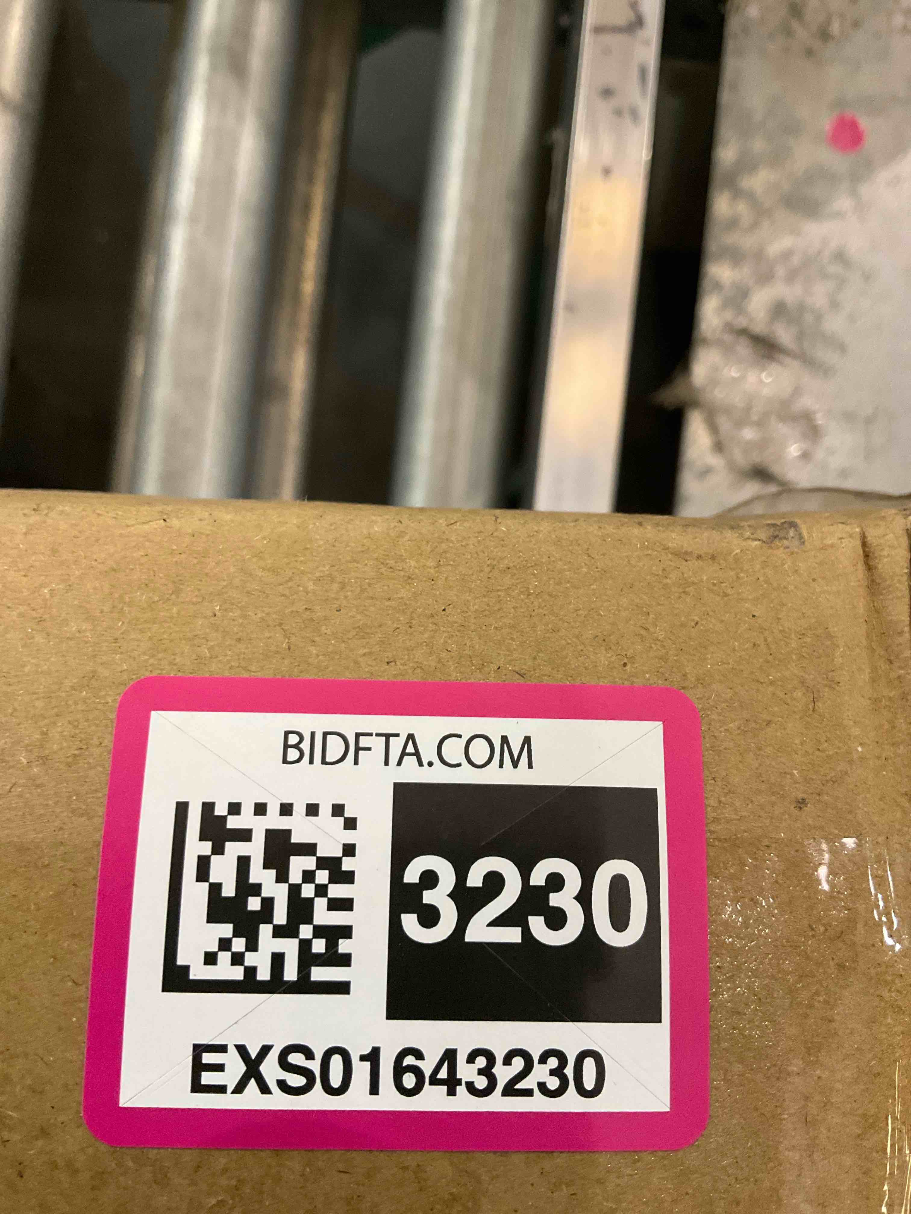 https://s3.amazonaws.com/lotting-images-prod/BargainHunt/EXS01643230_1721143863432.jpeg