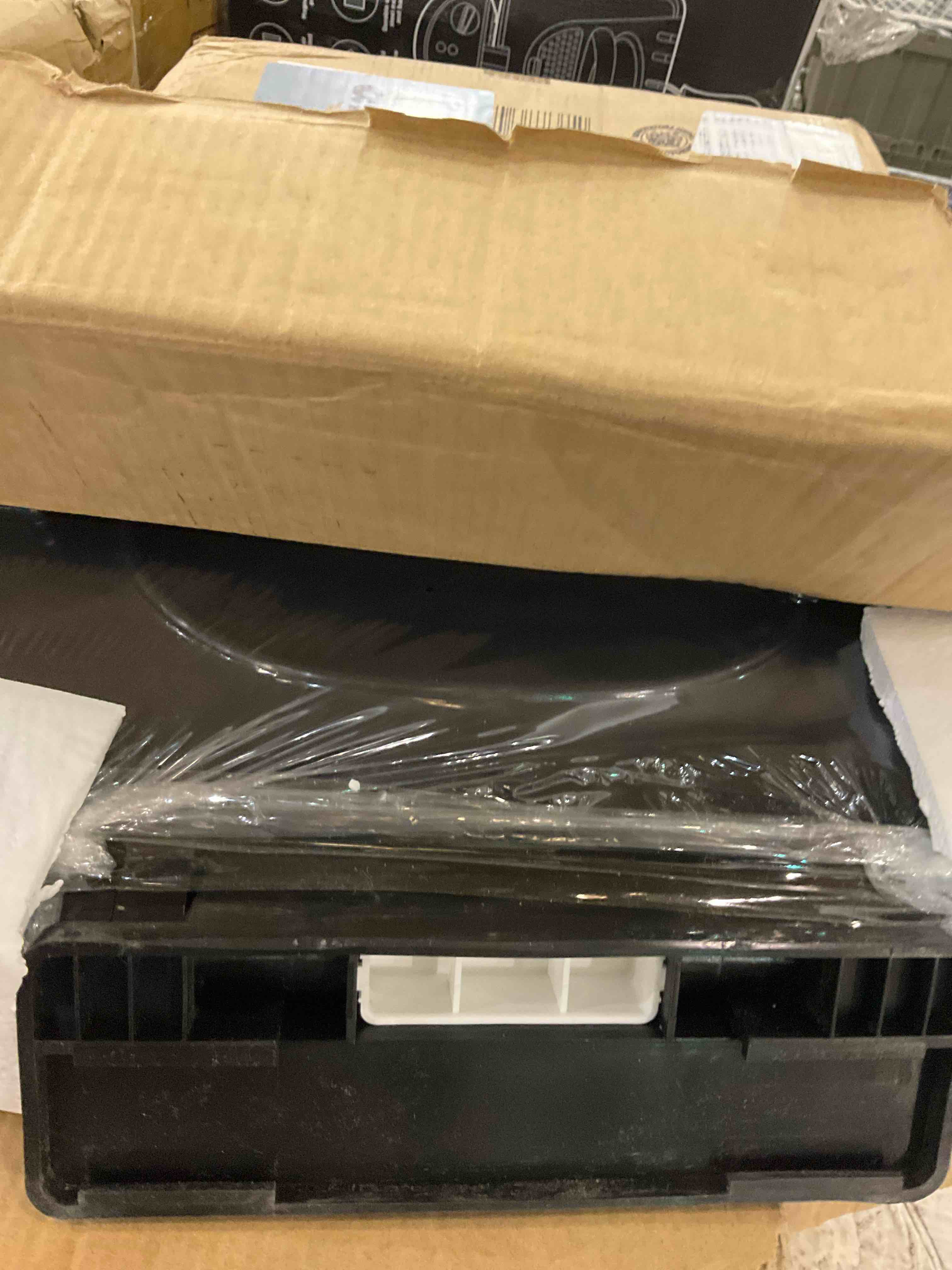 https://s3.amazonaws.com/lotting-images-prod/BargainHunt/EXS01643348_1721649460542.jpeg