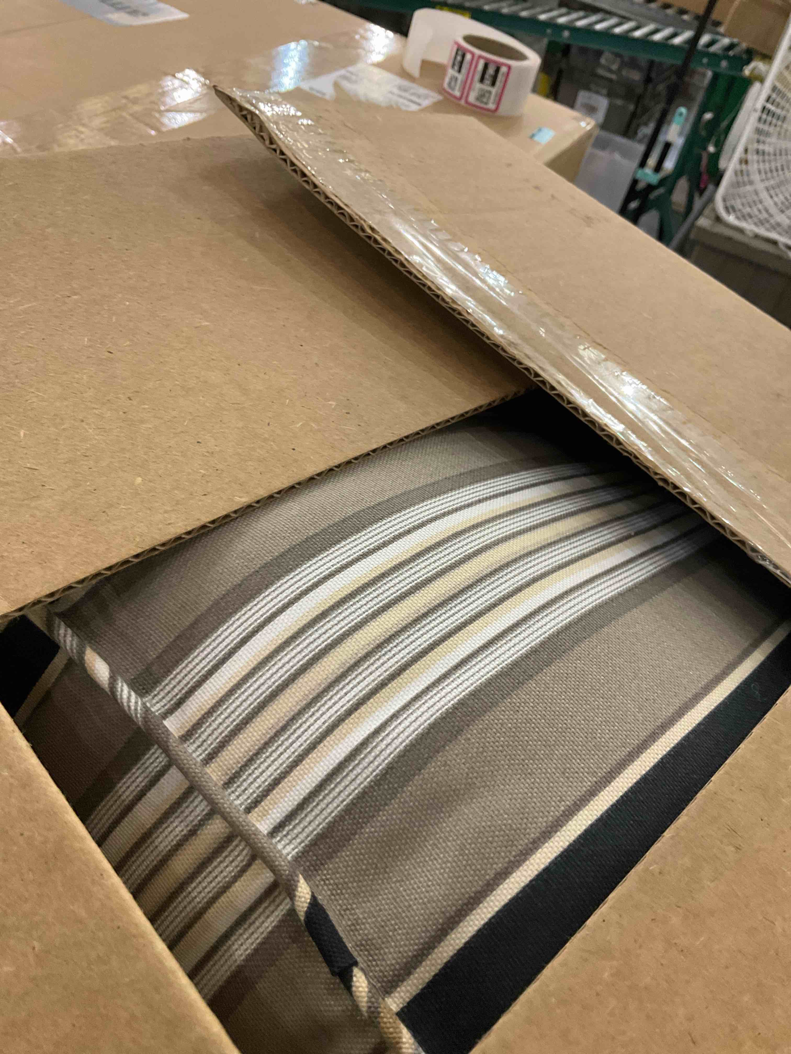 https://s3.amazonaws.com/lotting-images-prod/BargainHunt/EXS01643374_1721654502769.jpeg