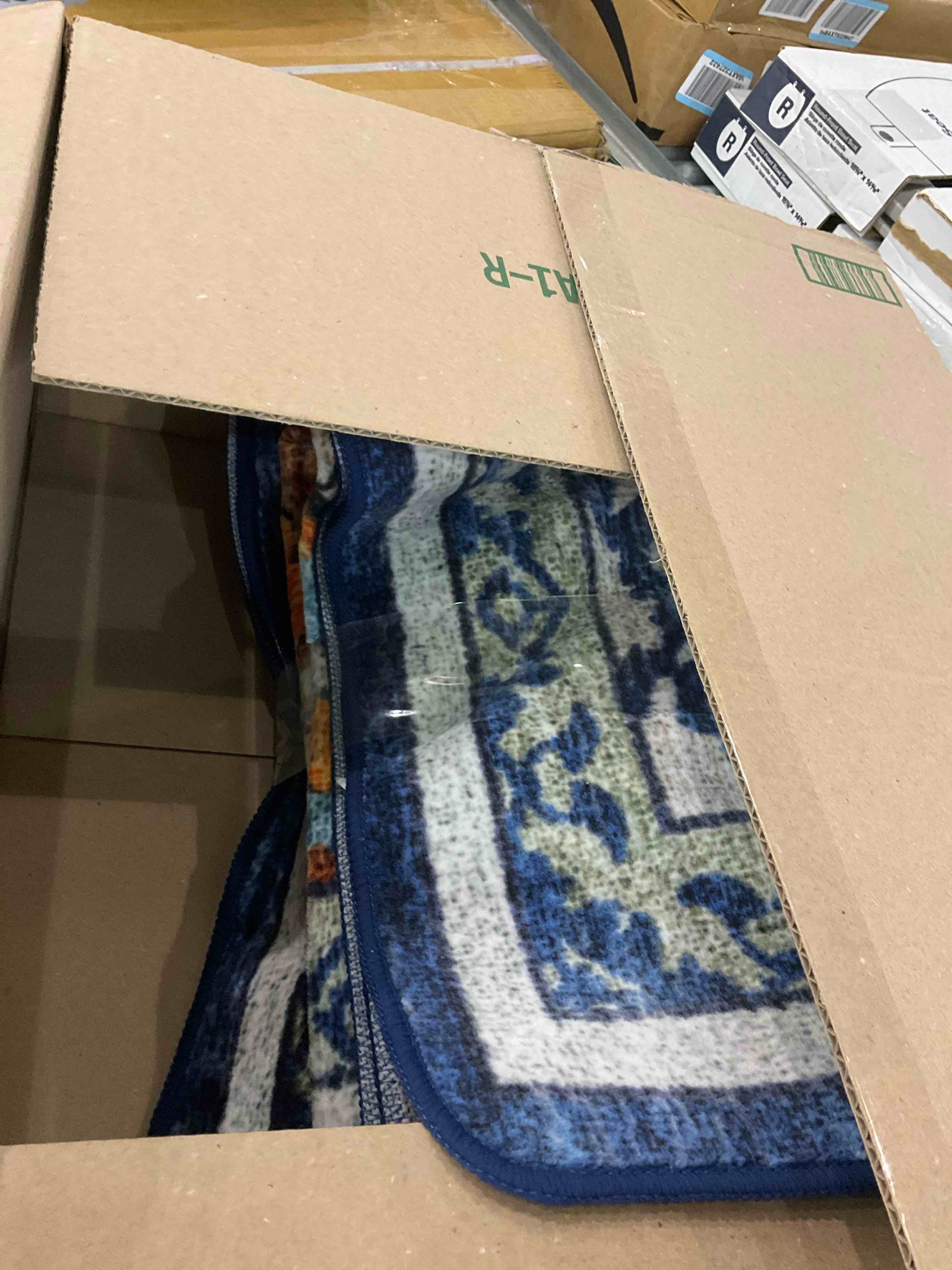 https://s3.amazonaws.com/lotting-images-prod/BargainHunt/EXS01643384_1721657300650.jpeg