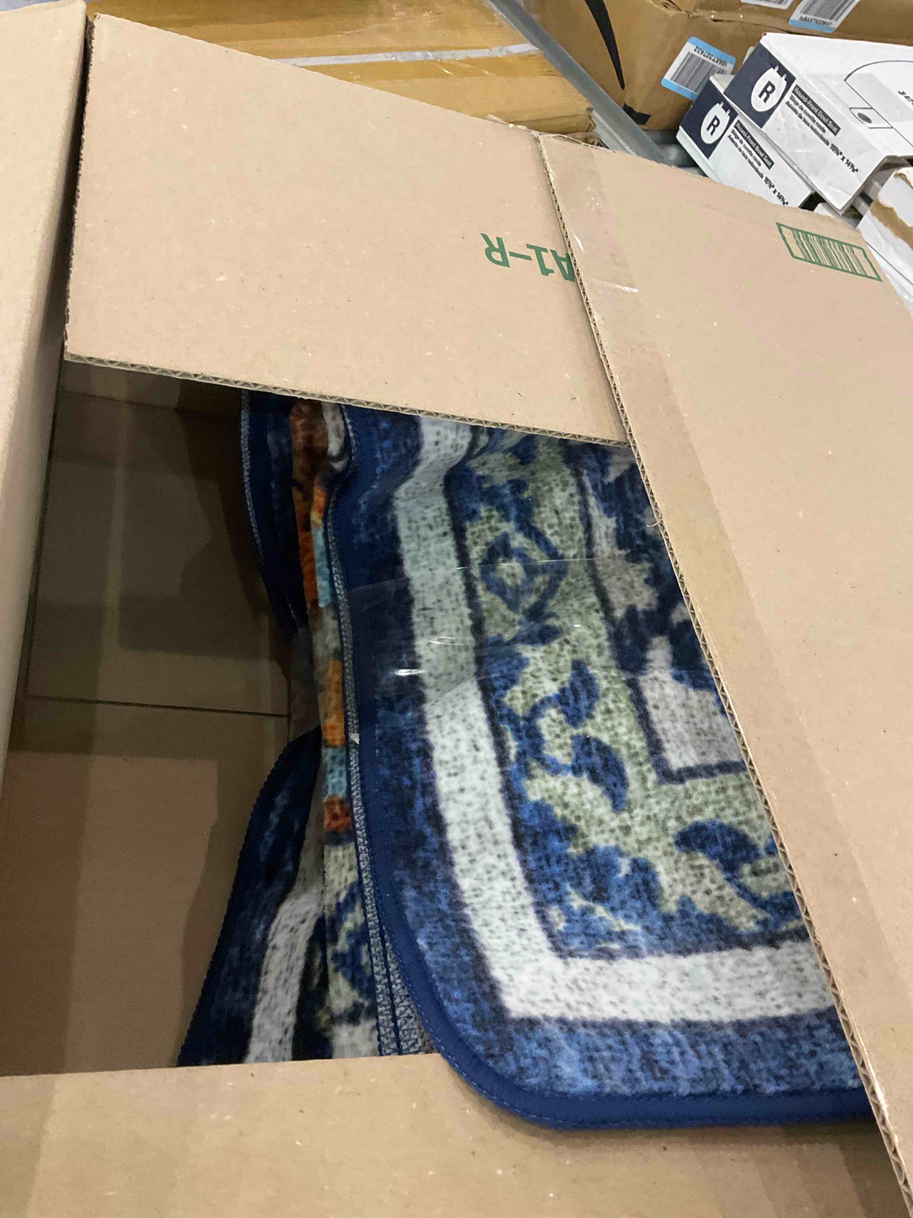 https://s3.amazonaws.com/lotting-images-prod/BargainHunt/EXS01643384_1721657302987.jpeg