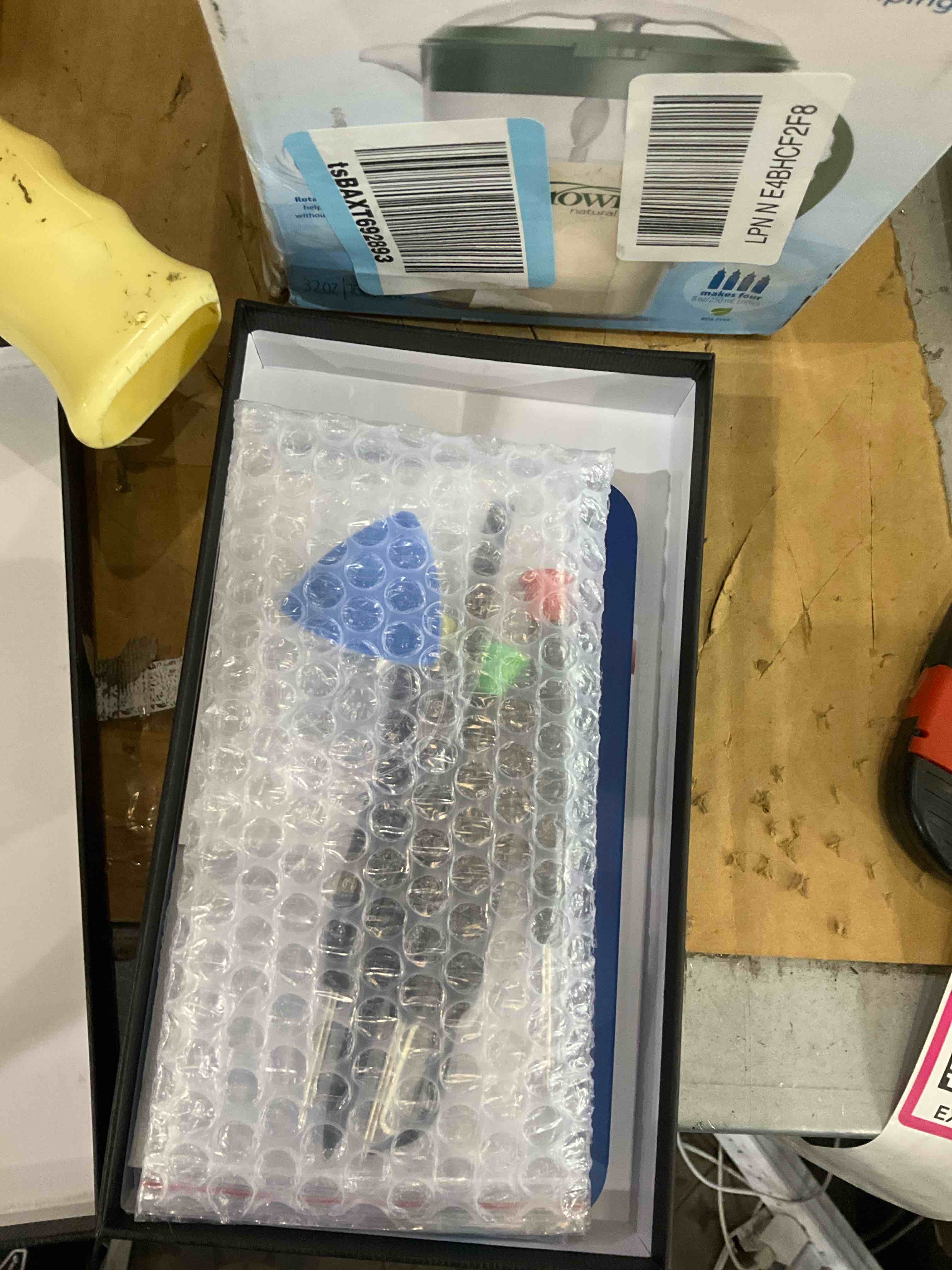 https://s3.amazonaws.com/lotting-images-prod/BargainHunt/EXS01643394_1721658751297.jpeg