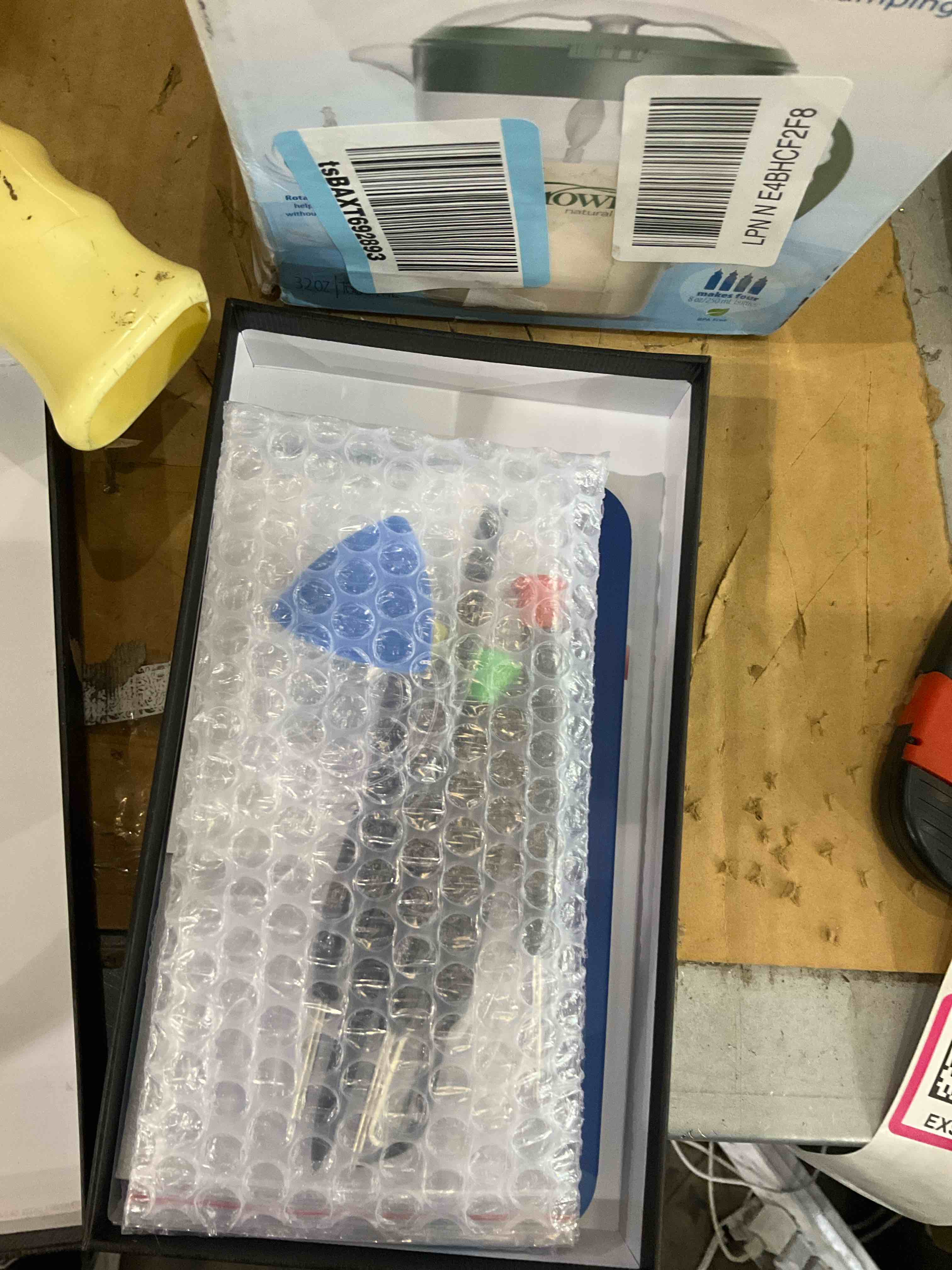 https://s3.amazonaws.com/lotting-images-prod/BargainHunt/EXS01643394_1721658752141.jpeg