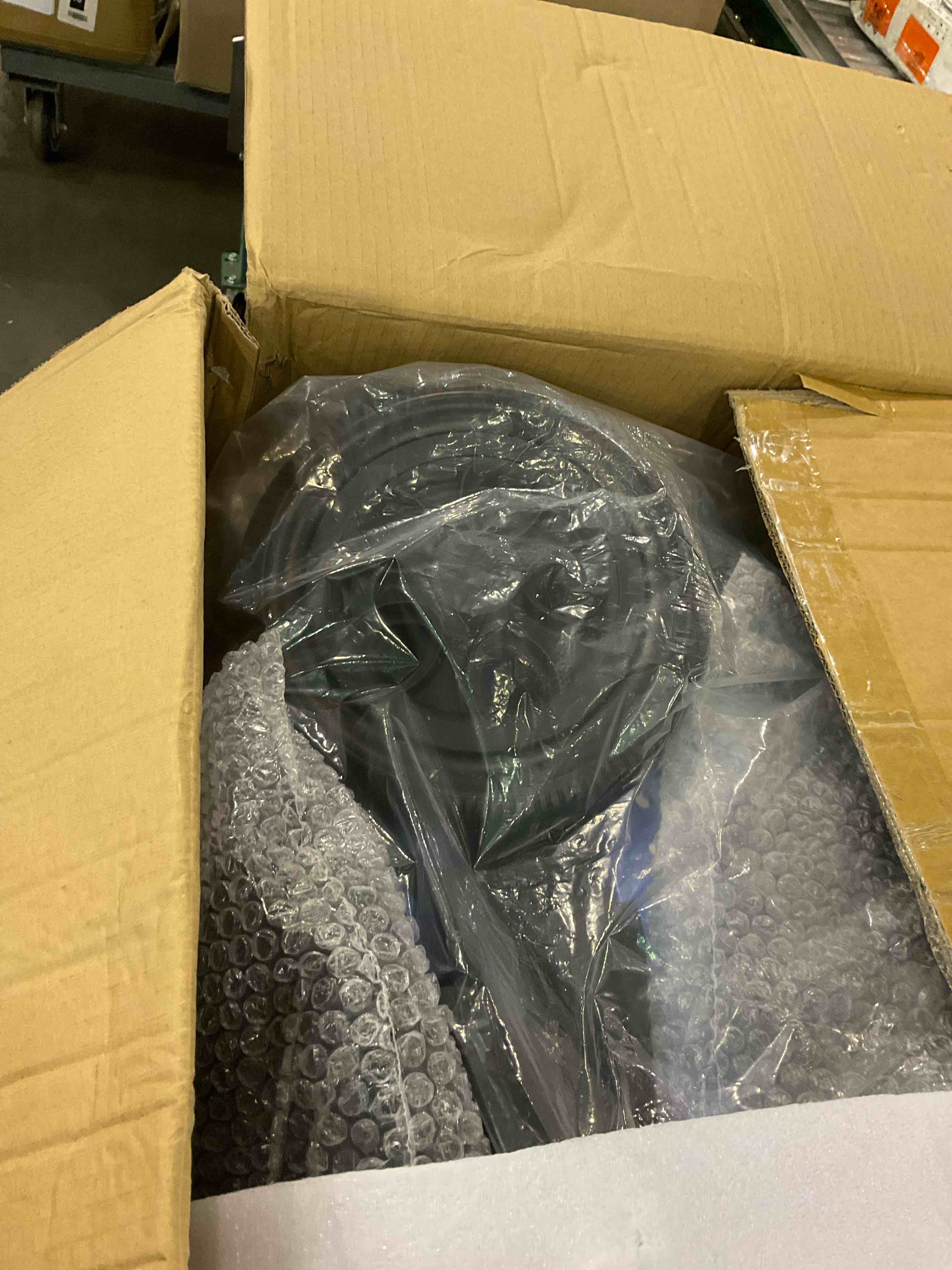 https://s3.amazonaws.com/lotting-images-prod/BargainHunt/EXS01643425_1721733807423.jpeg