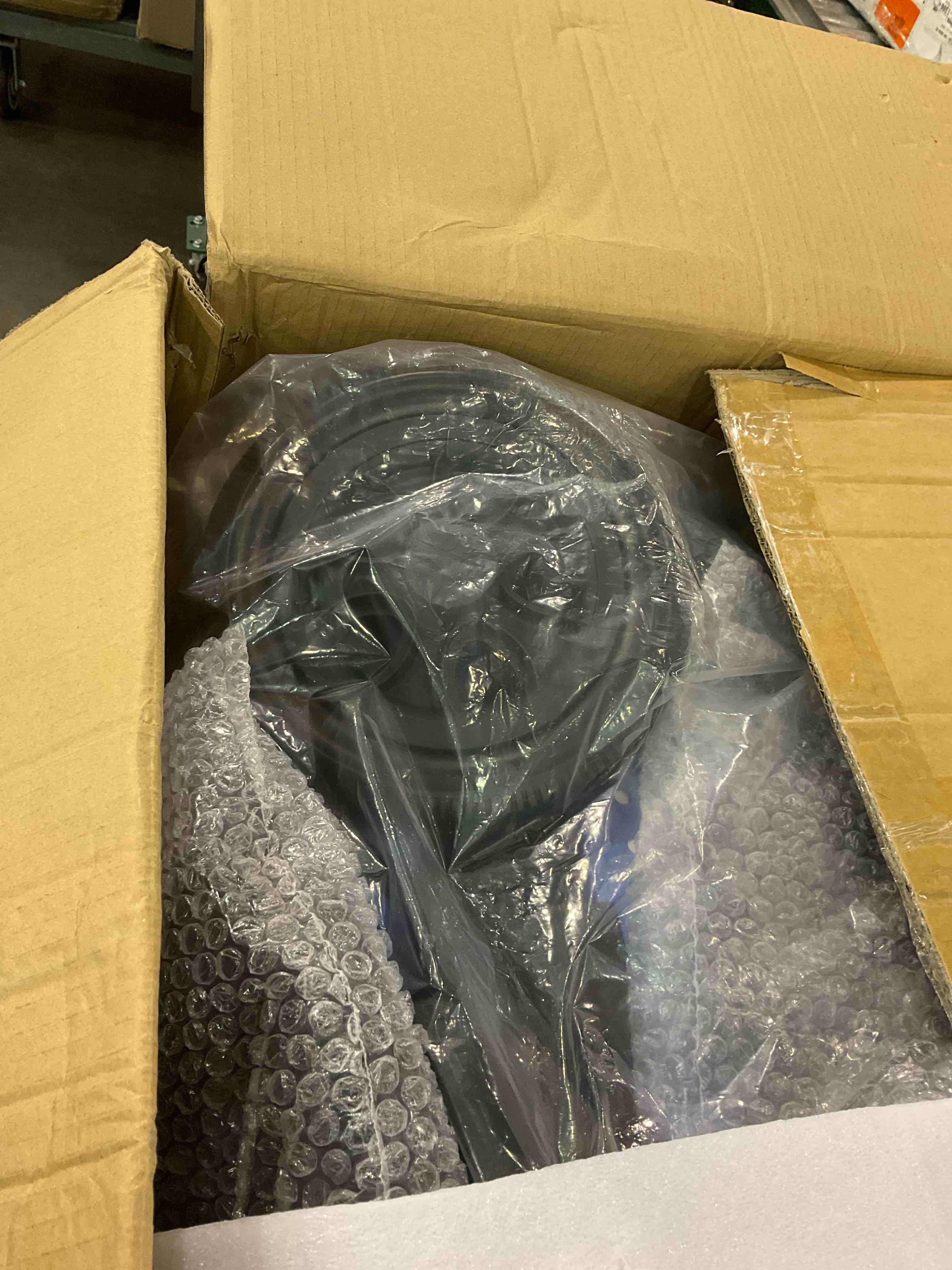 https://s3.amazonaws.com/lotting-images-prod/BargainHunt/EXS01643425_1721733808363.jpeg