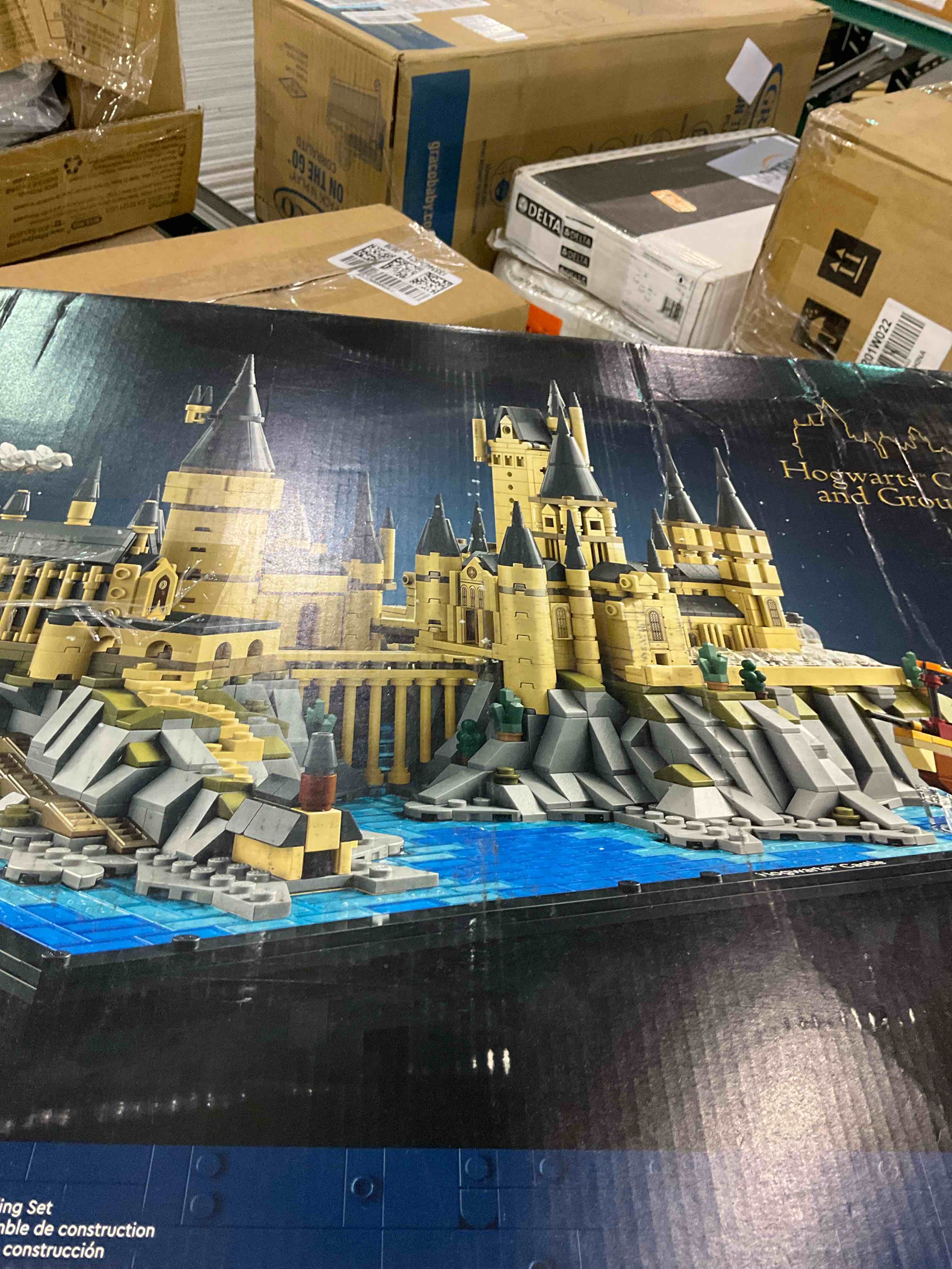 Haiwon Harry Potter Hogwarts Building Set, Magic Castle Building Toys, Collectible Wizarding World Display Castle Kit, for Boys and Girls Aged 8-12 (749 Pieces)