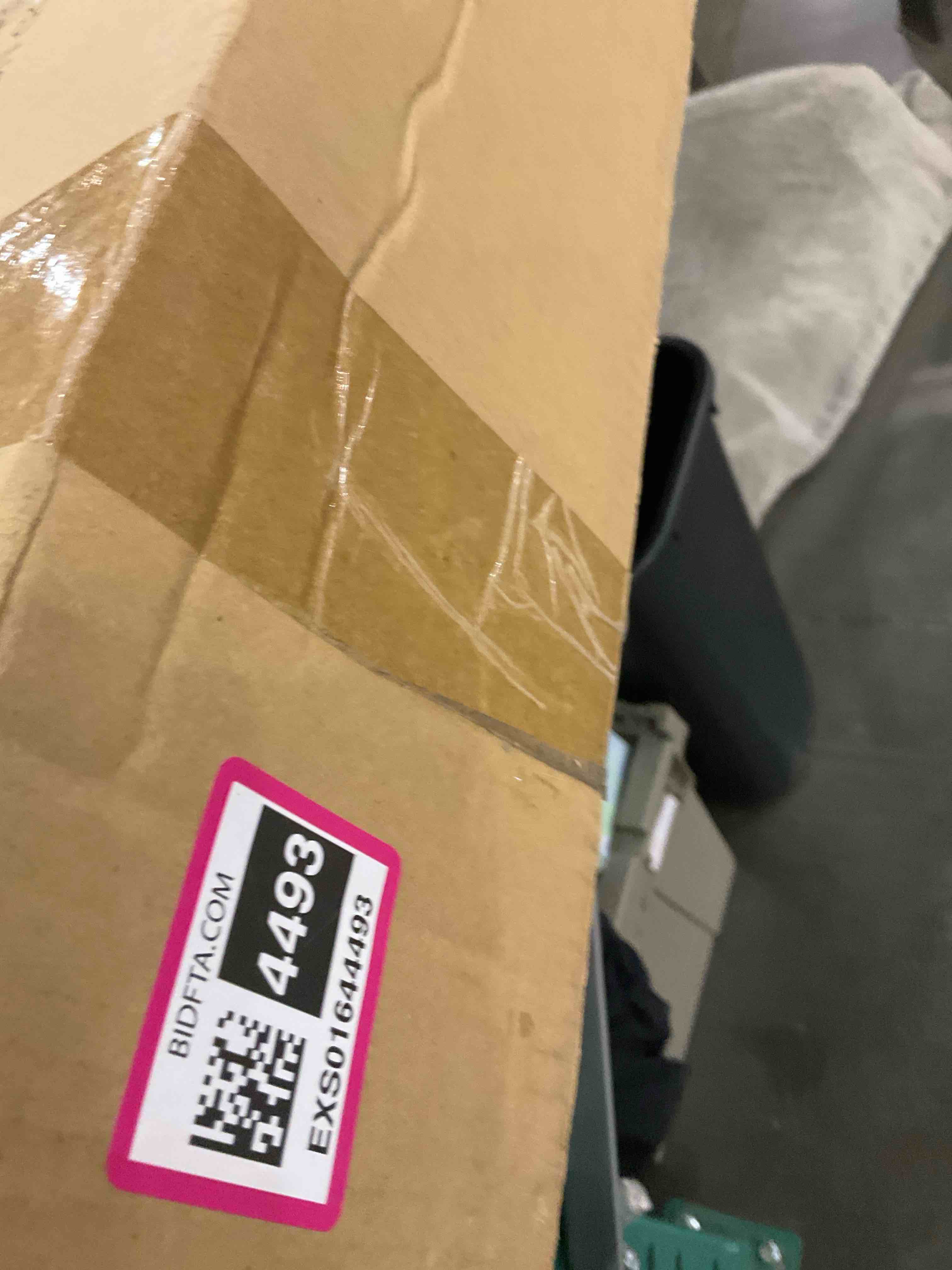 https://s3.amazonaws.com/lotting-images-prod/BargainHunt/EXS01644493_1720626437747.jpeg