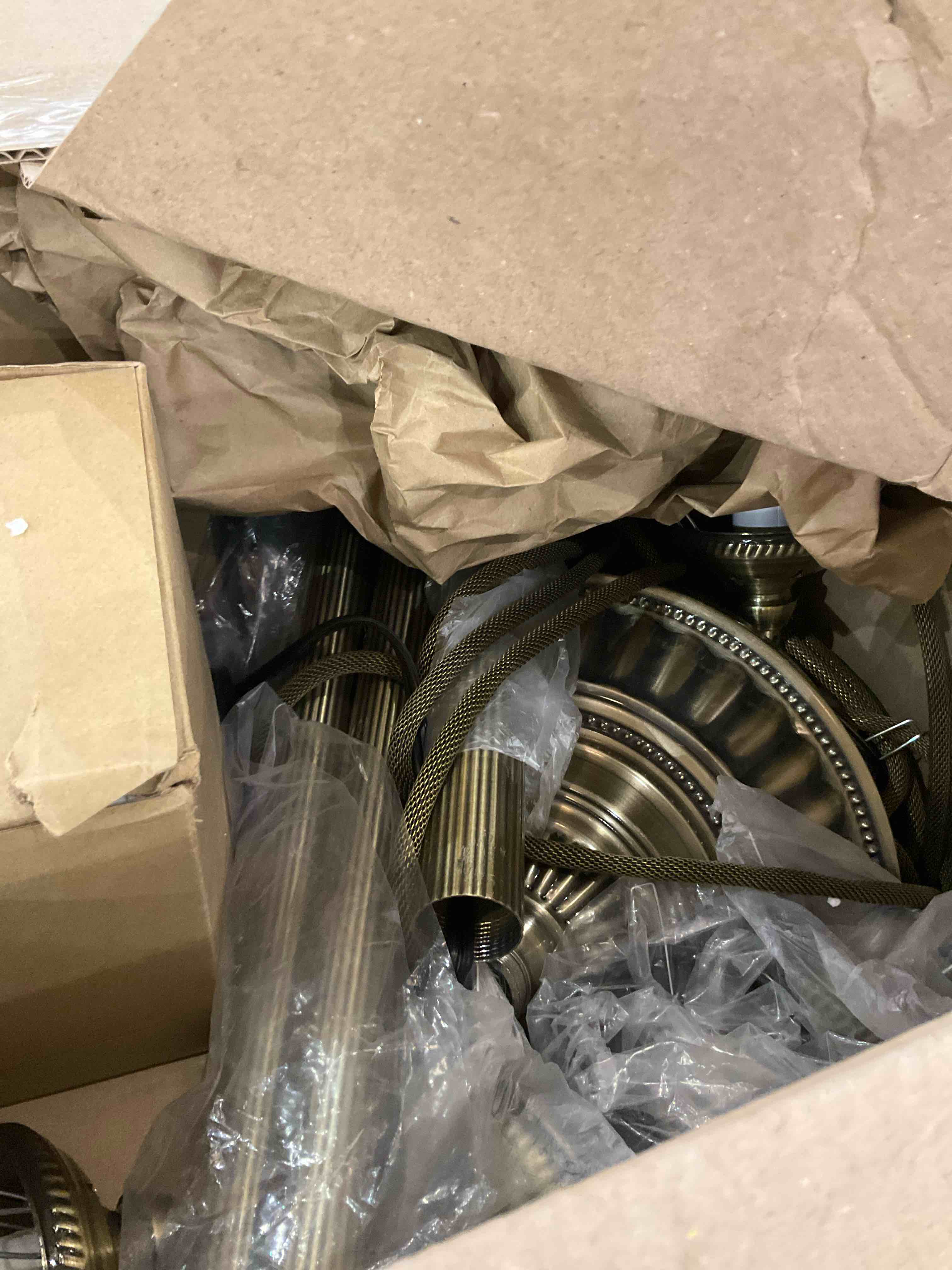 https://s3.amazonaws.com/lotting-images-prod/BargainHunt/EXS01645066_1720009865475.jpeg
