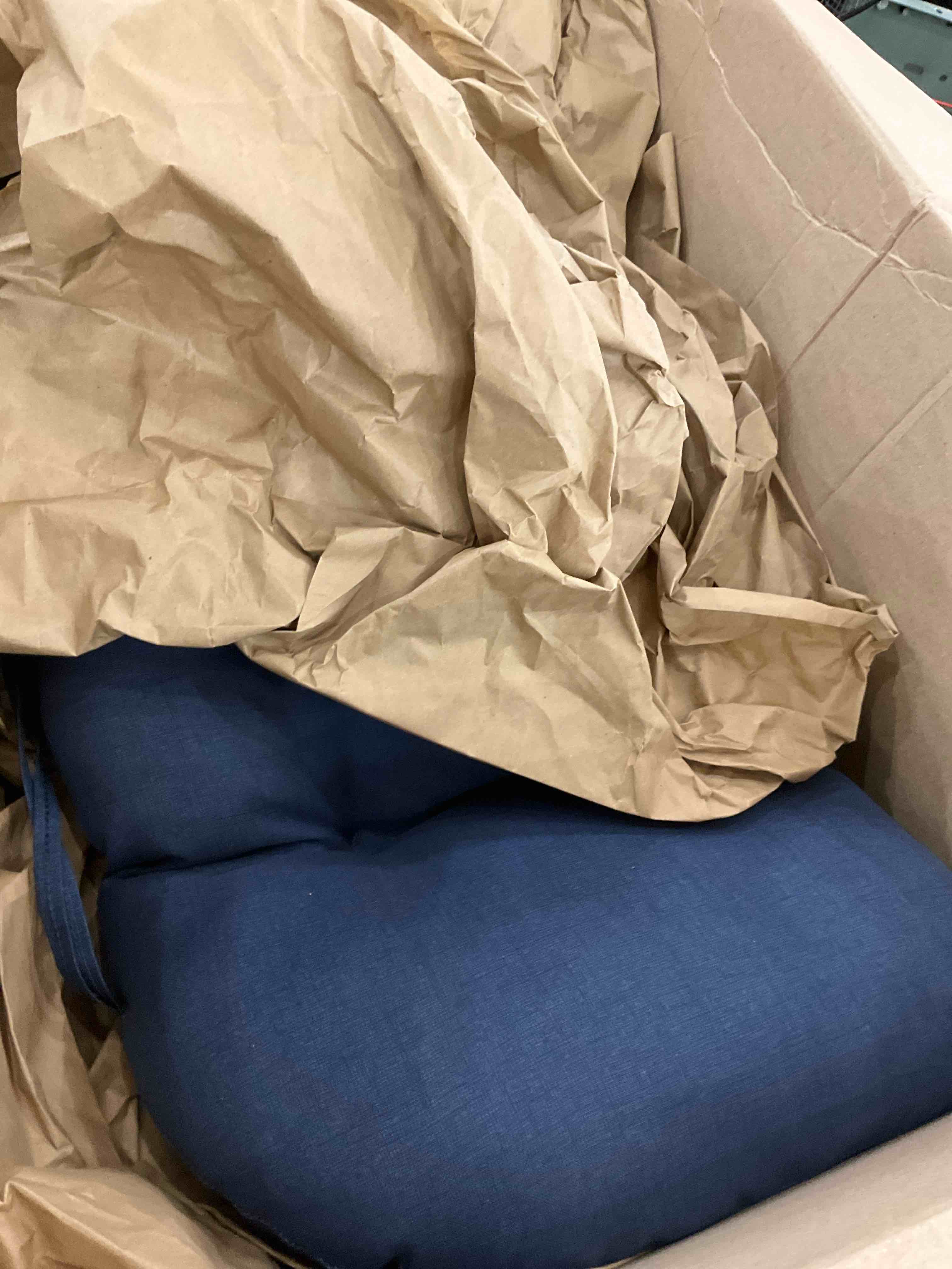 https://s3.amazonaws.com/lotting-images-prod/BargainHunt/EXS01645073_1720012949368.jpeg