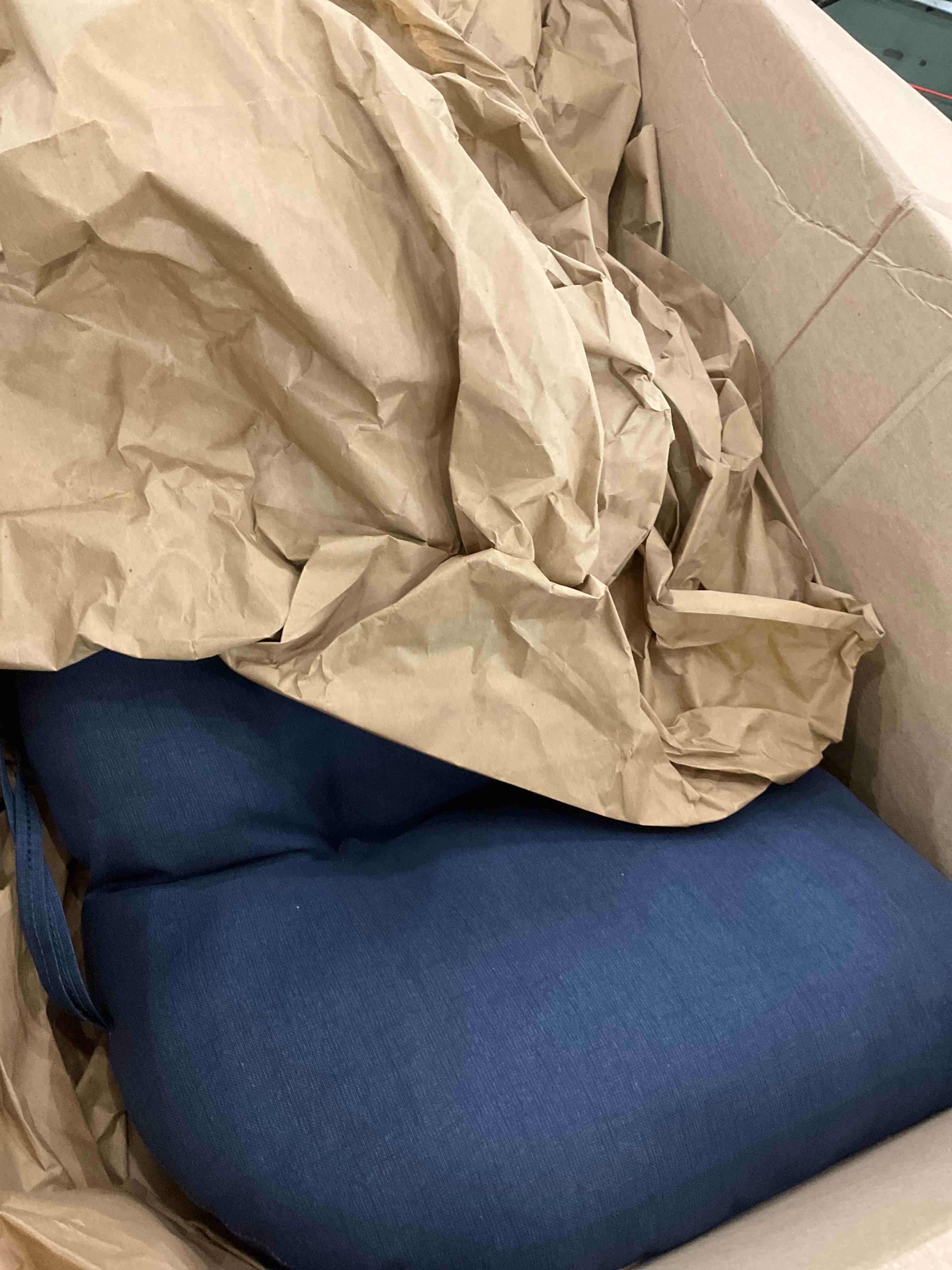 https://s3.amazonaws.com/lotting-images-prod/BargainHunt/EXS01645073_1720012950338.jpeg