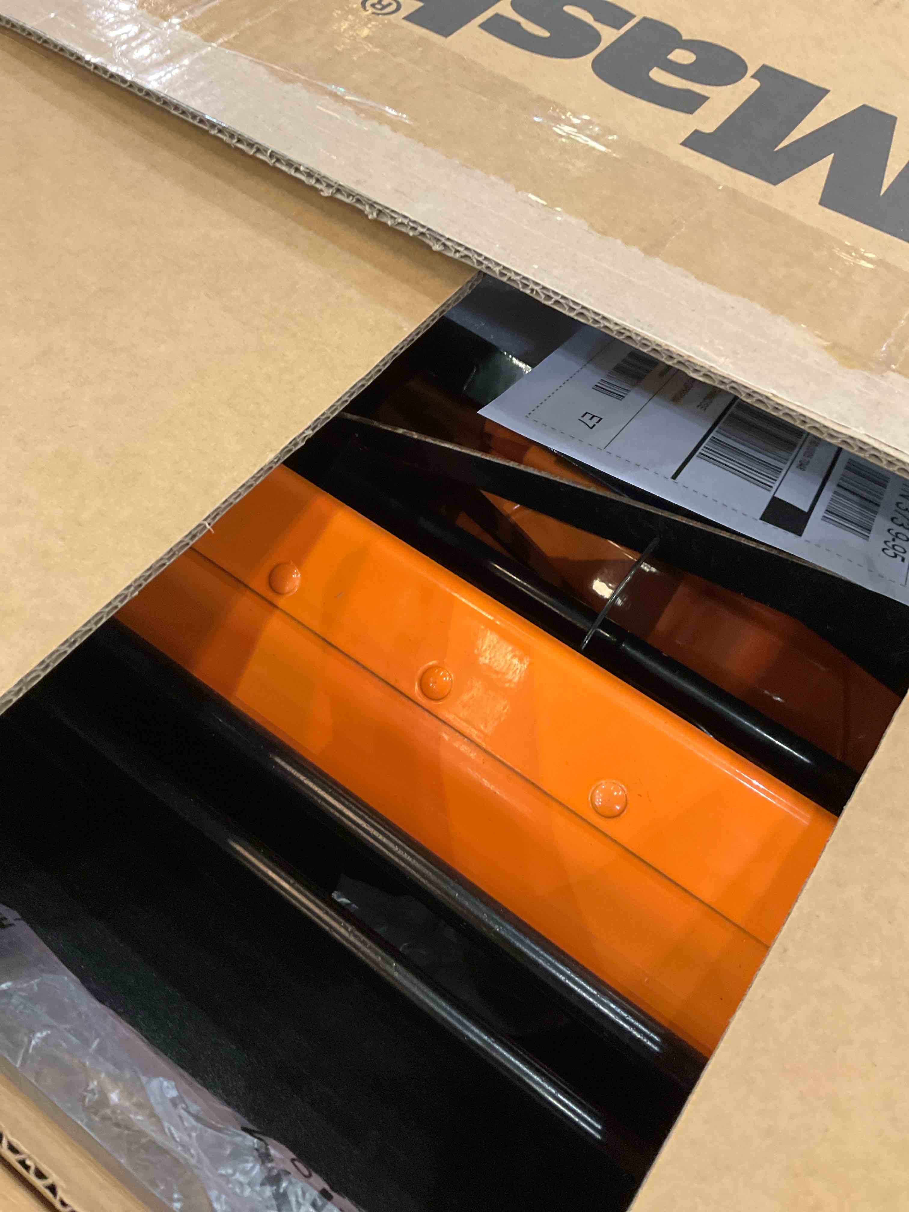 https://s3.amazonaws.com/lotting-images-prod/BargainHunt/EXS01645076_1720013654784.jpeg