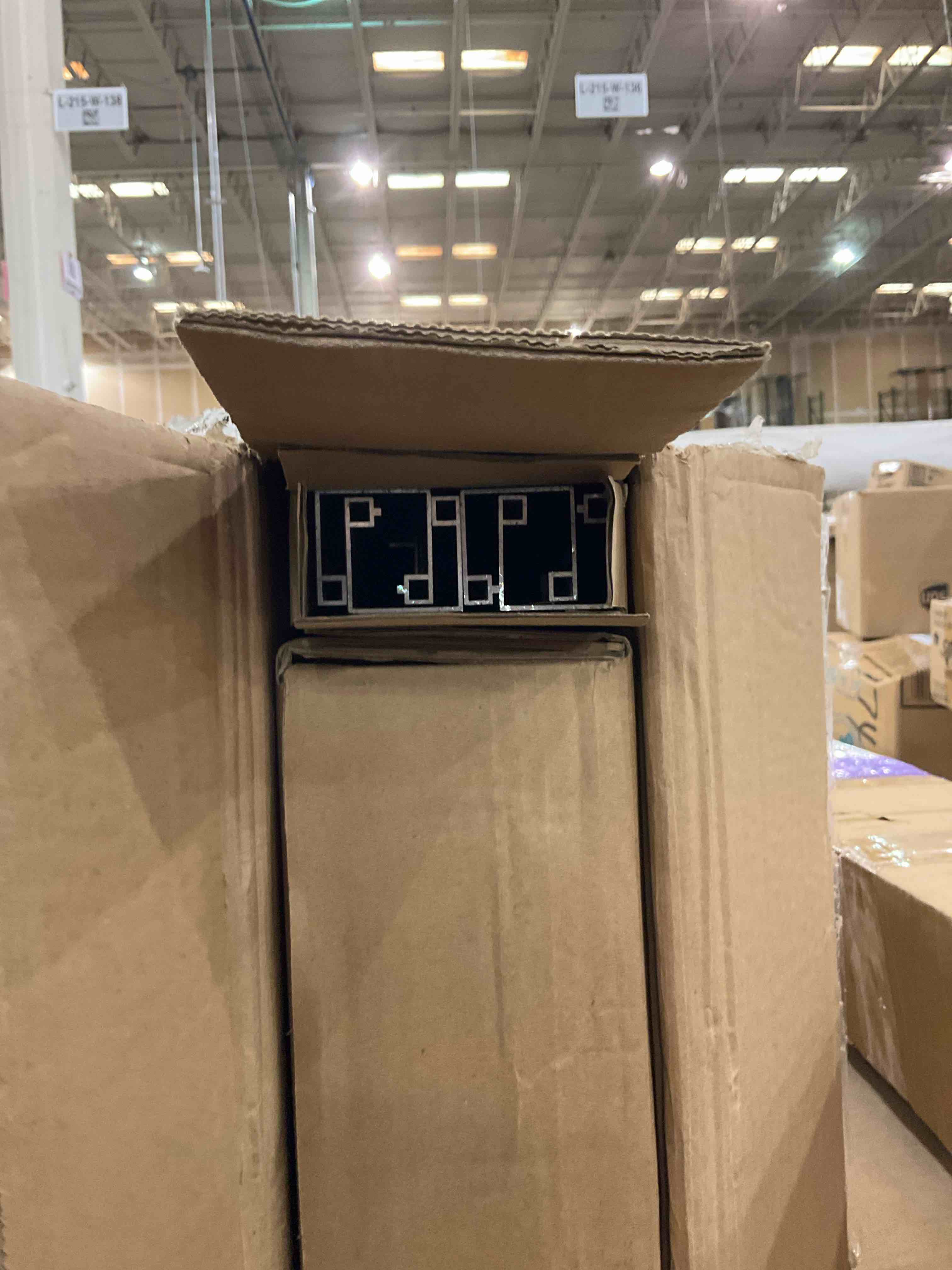 https://s3.amazonaws.com/lotting-images-prod/BargainHunt/EXS01645087_1720015779169.jpeg