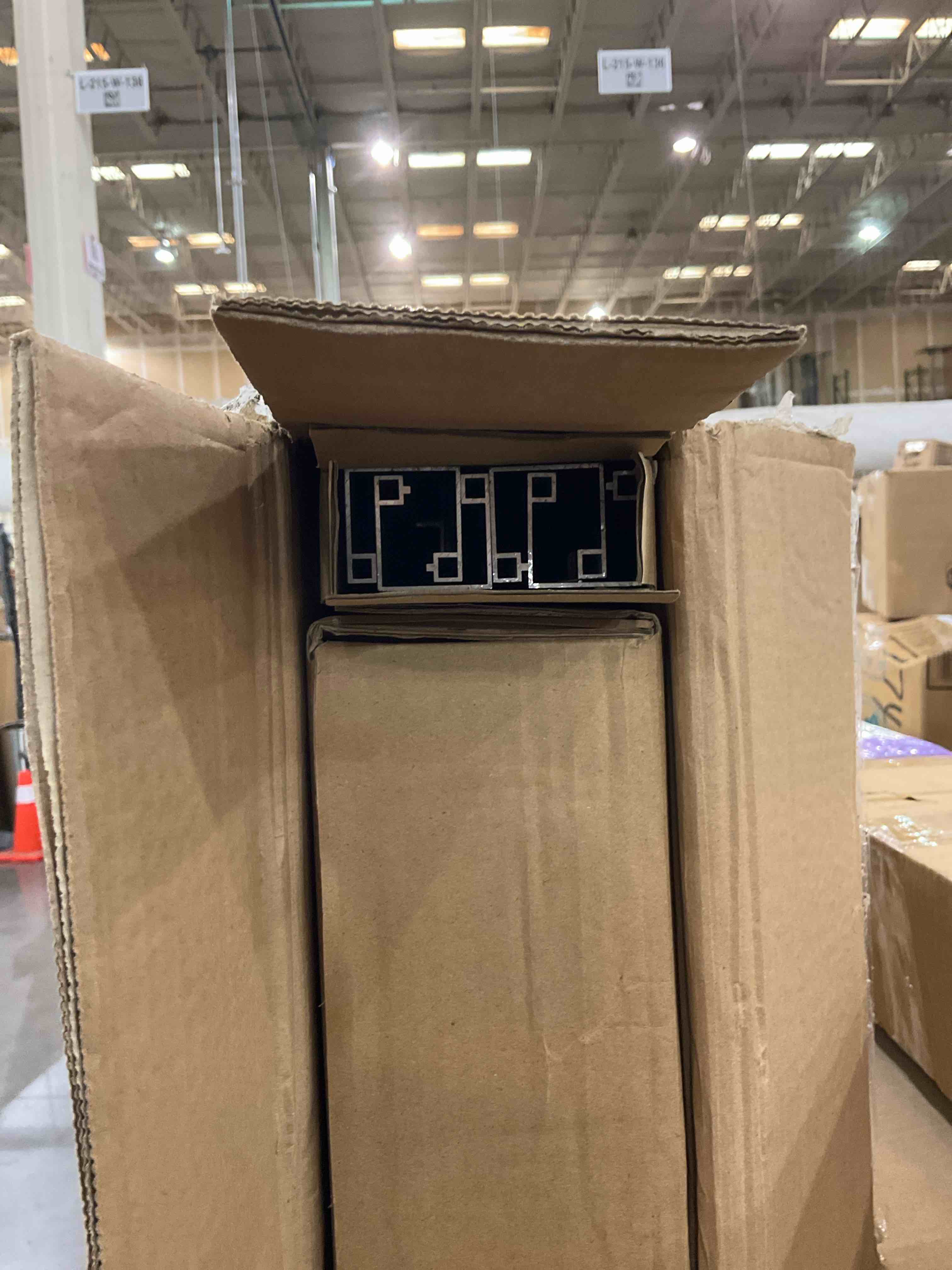 https://s3.amazonaws.com/lotting-images-prod/BargainHunt/EXS01645087_1720015780234.jpeg