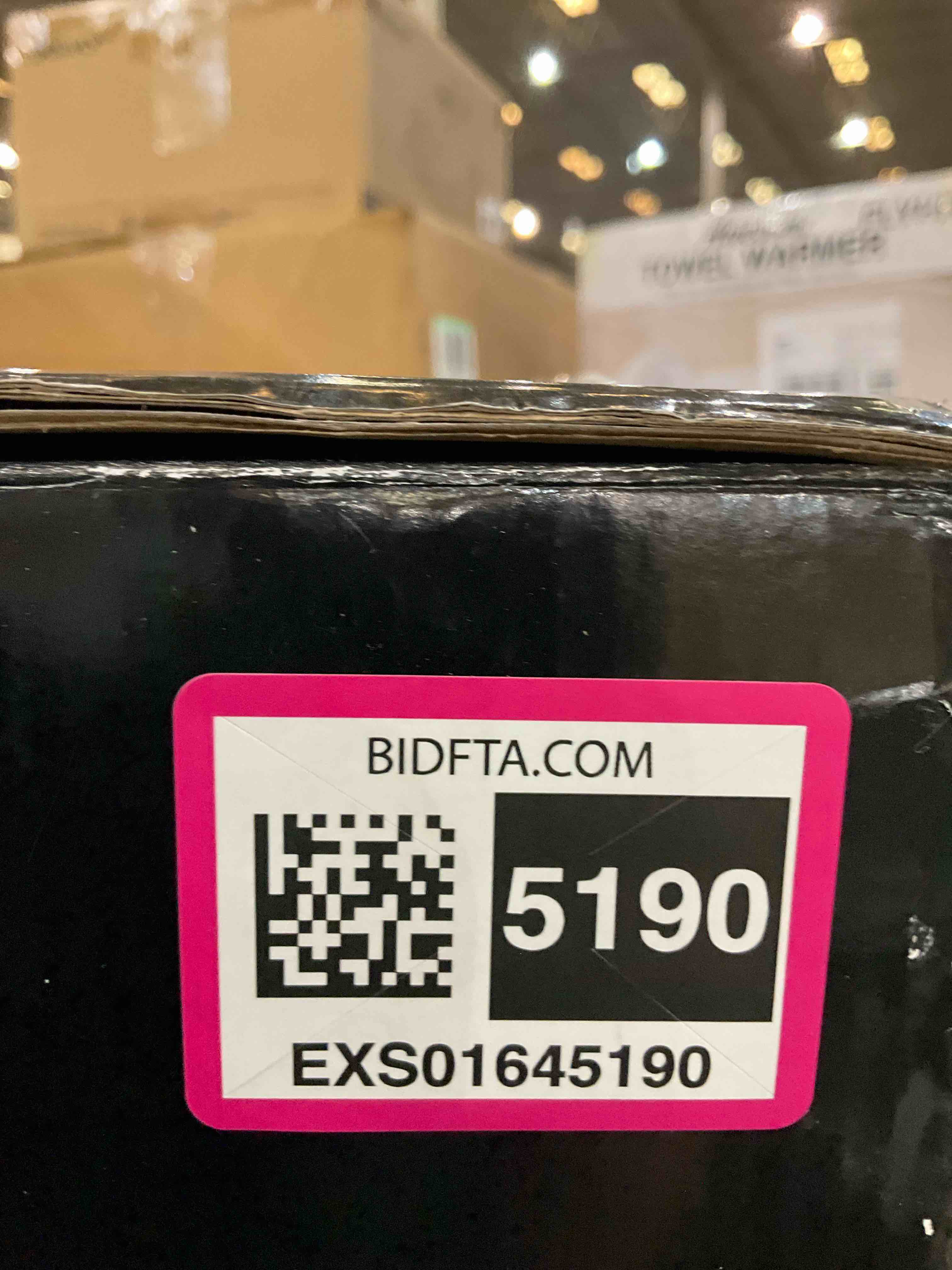 https://s3.amazonaws.com/lotting-images-prod/BargainHunt/EXS01645190_1720446807319.jpeg