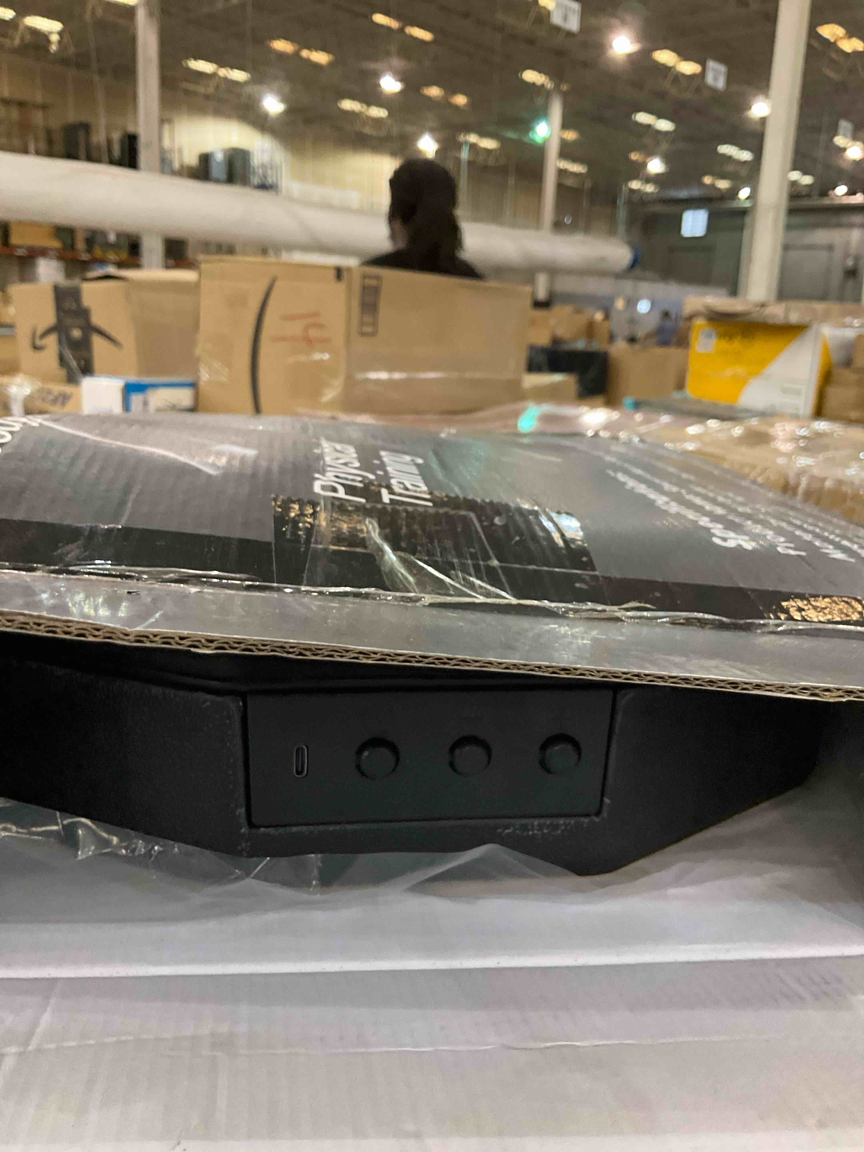 https://s3.amazonaws.com/lotting-images-prod/BargainHunt/EXS01645203_1720448546416.jpeg