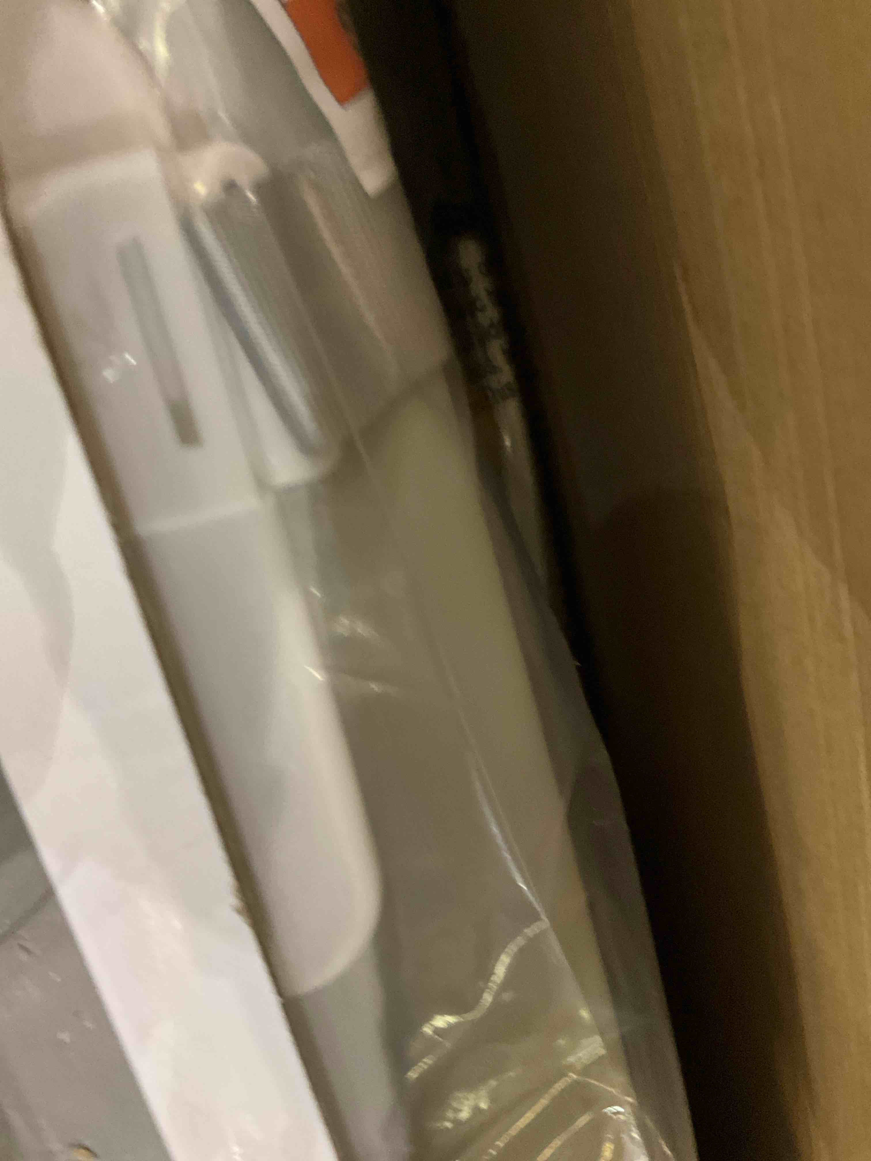 https://s3.amazonaws.com/lotting-images-prod/BargainHunt/EXS01645576_1720015875818.jpeg