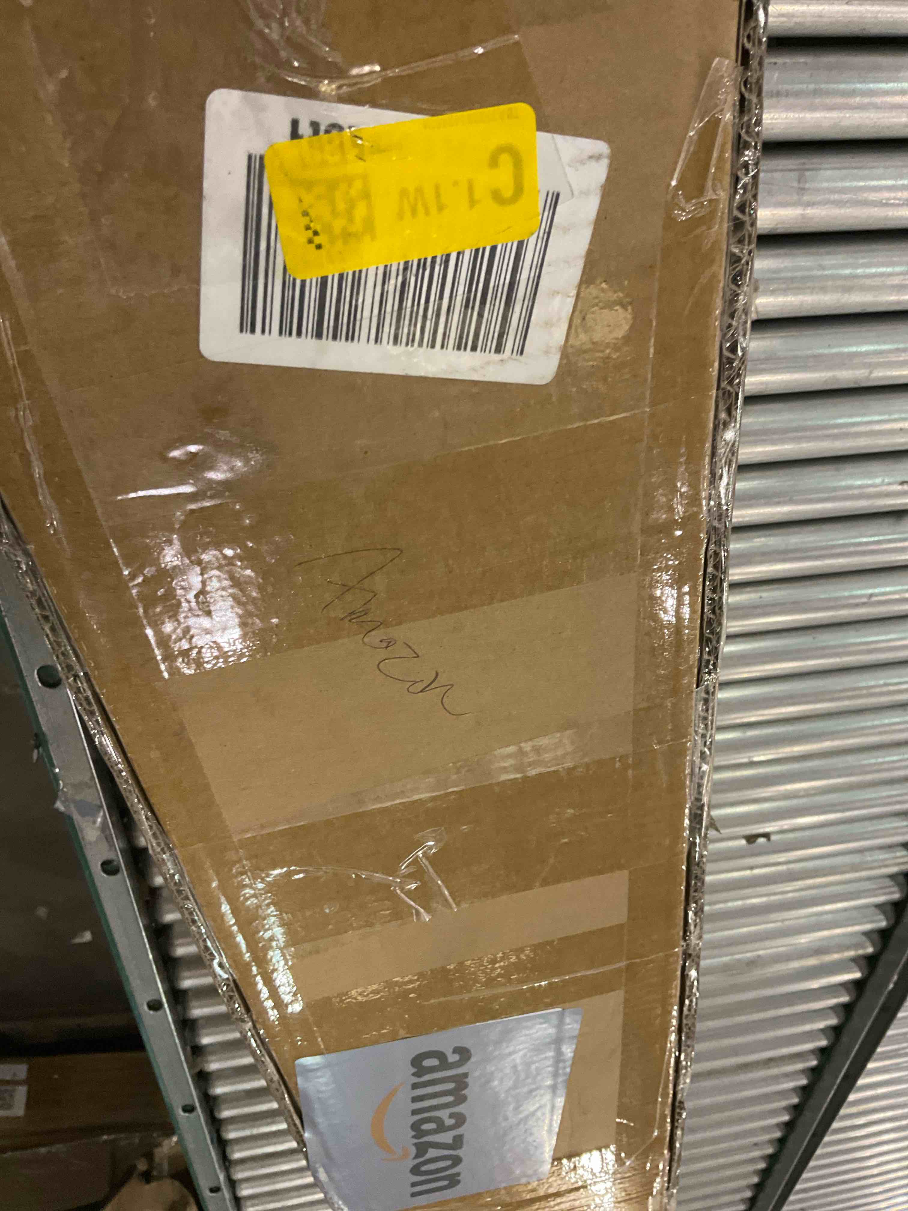 https://s3.amazonaws.com/lotting-images-prod/BargainHunt/EXS01645722_1720528108021.jpeg