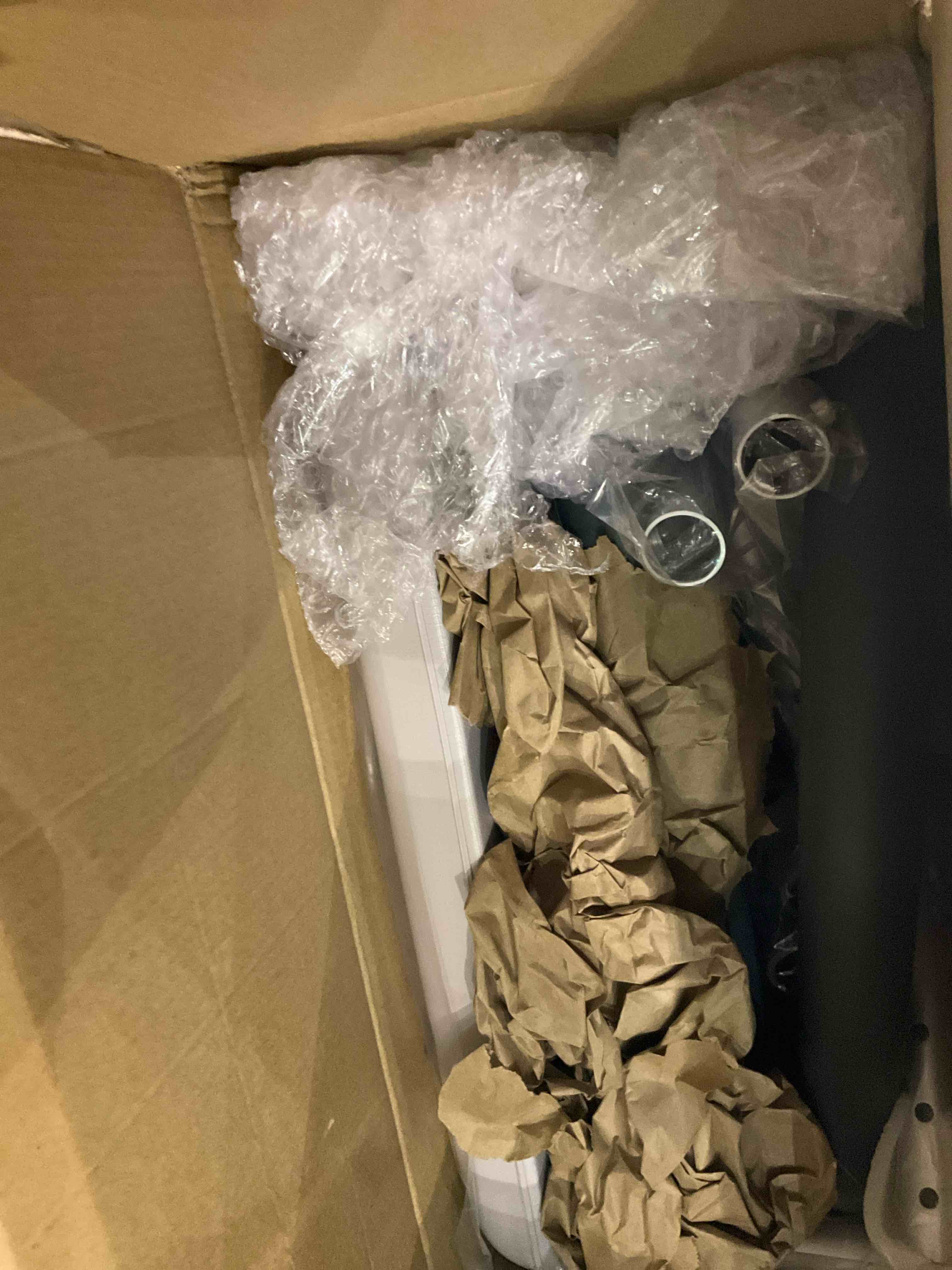 https://s3.amazonaws.com/lotting-images-prod/BargainHunt/EXS01645892_1721044005615.jpeg
