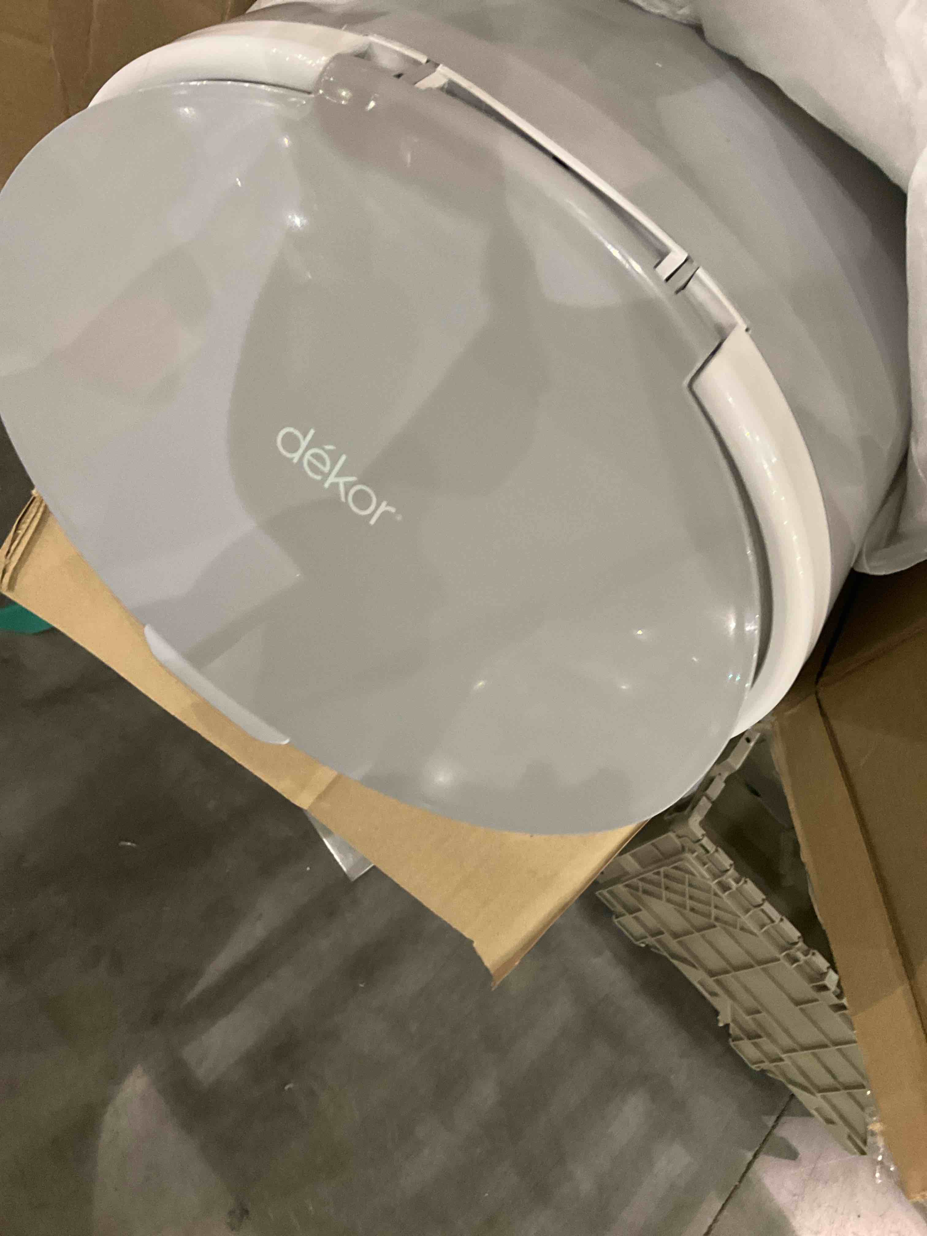 https://s3.amazonaws.com/lotting-images-prod/BargainHunt/EXS01646276_1722426506684.jpeg