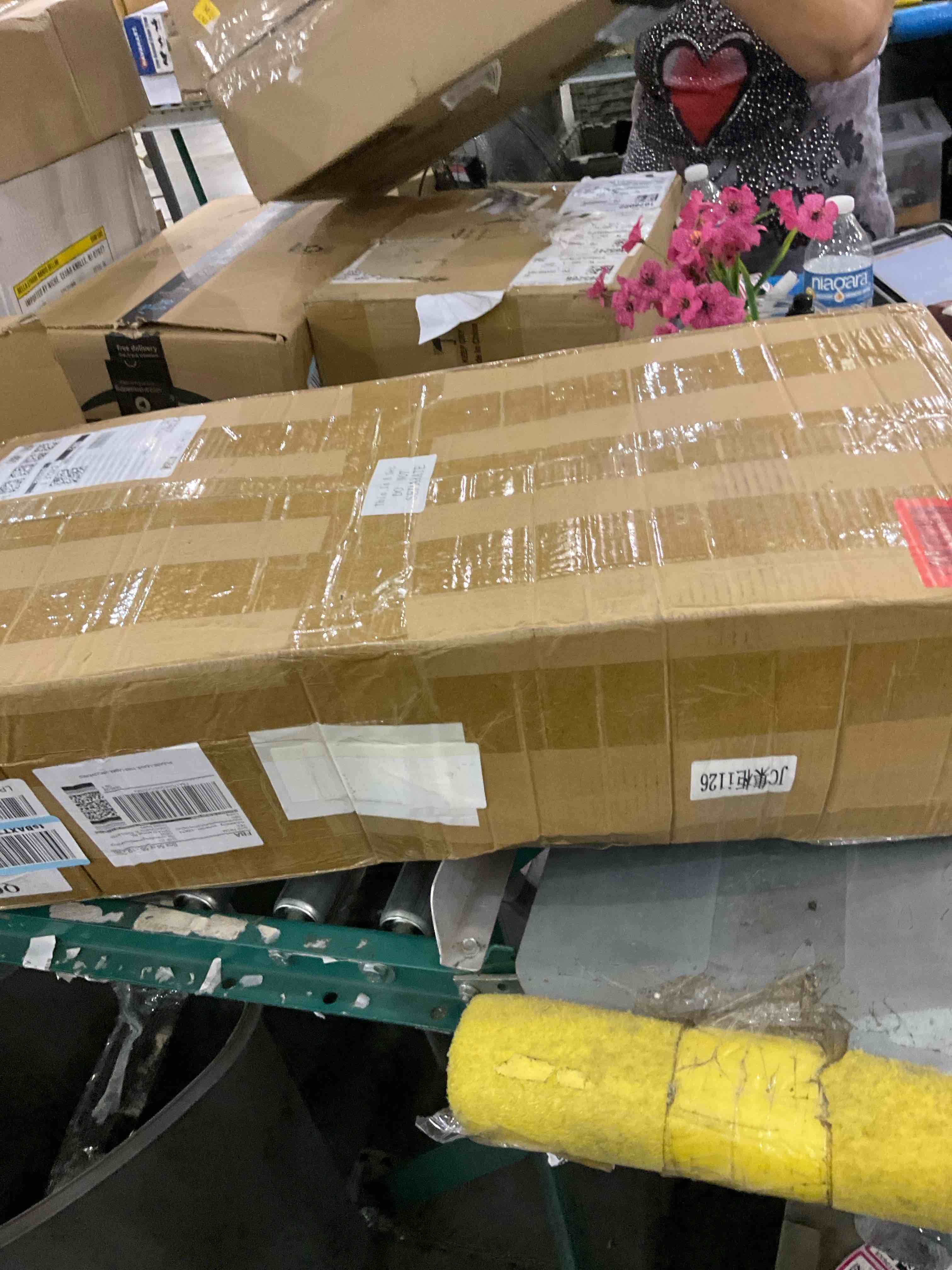 https://s3.amazonaws.com/lotting-images-prod/BargainHunt/EXS01646949_1721312530960.jpeg