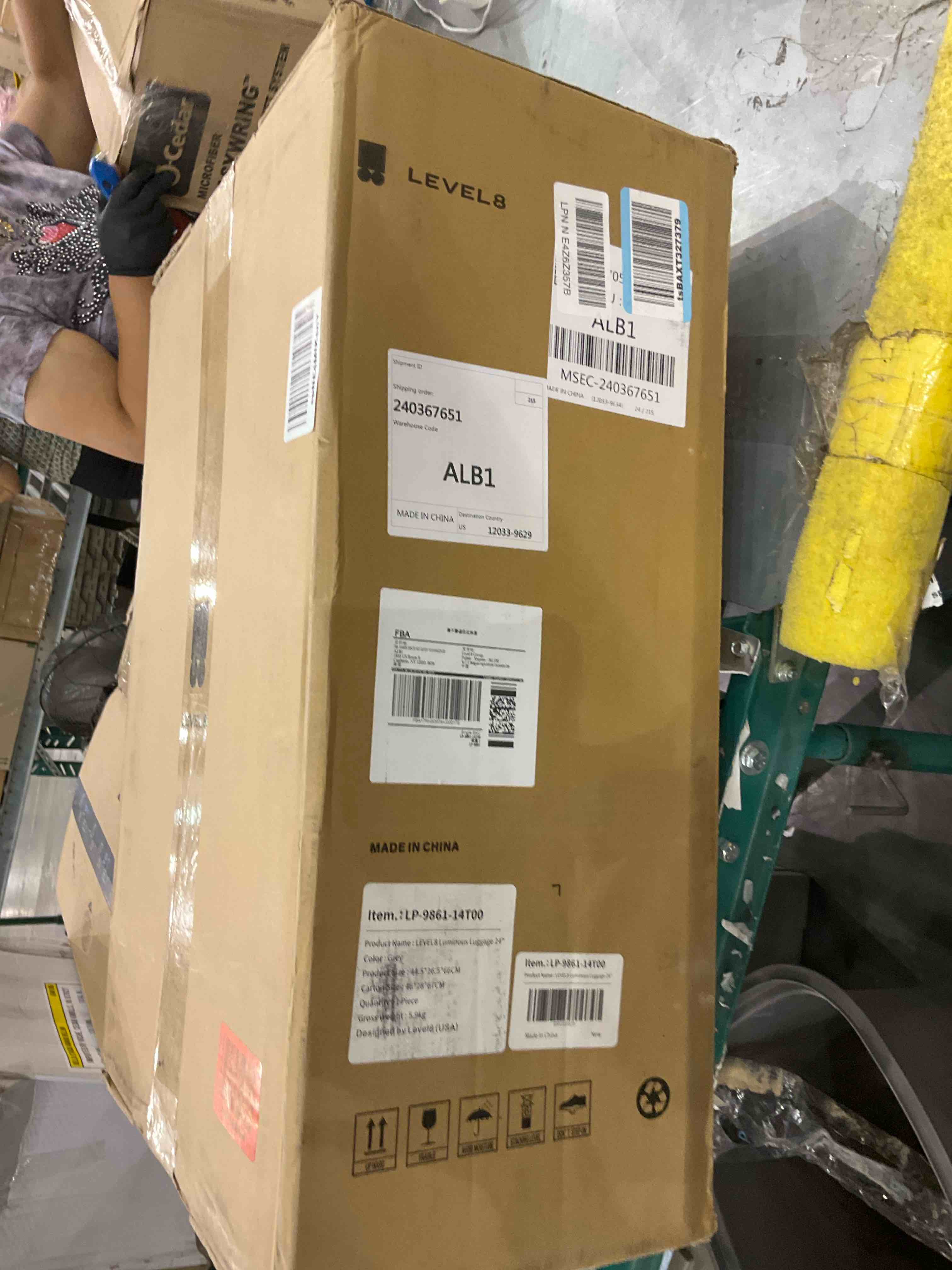 https://s3.amazonaws.com/lotting-images-prod/BargainHunt/EXS01646950_1721312580804.jpeg