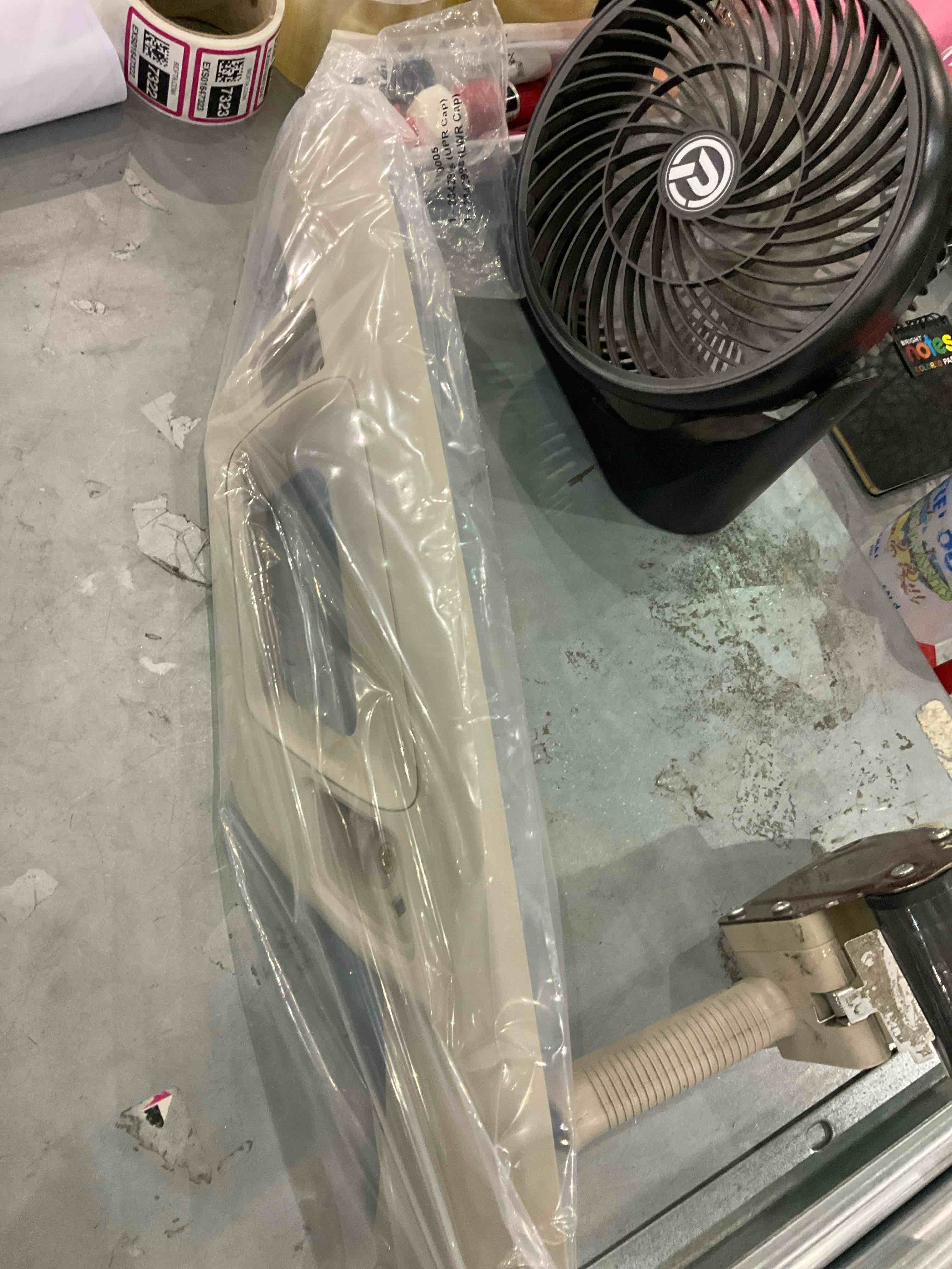https://s3.amazonaws.com/lotting-images-prod/BargainHunt/EXS01647322_1721909417683.jpeg