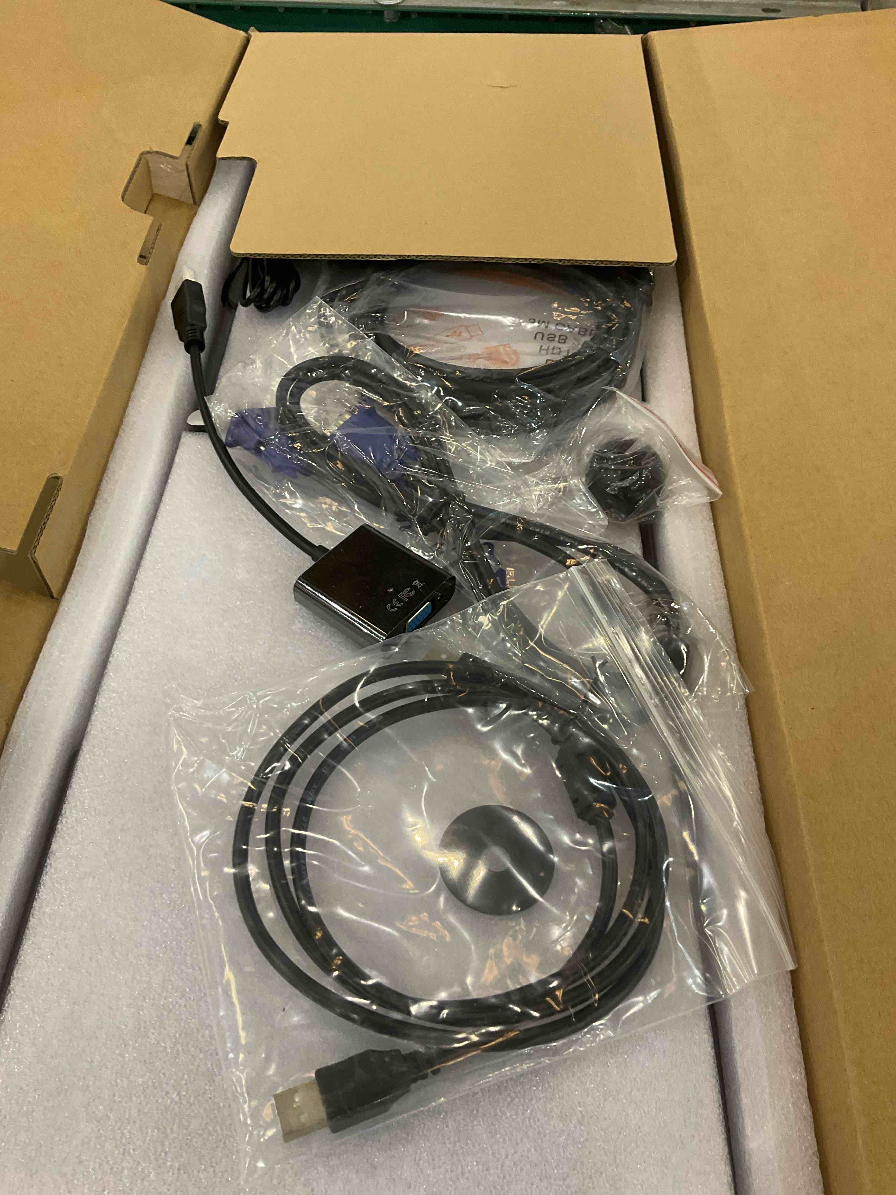 https://s3.amazonaws.com/lotting-images-prod/BargainHunt/EXS01647553_1722347871631.jpeg