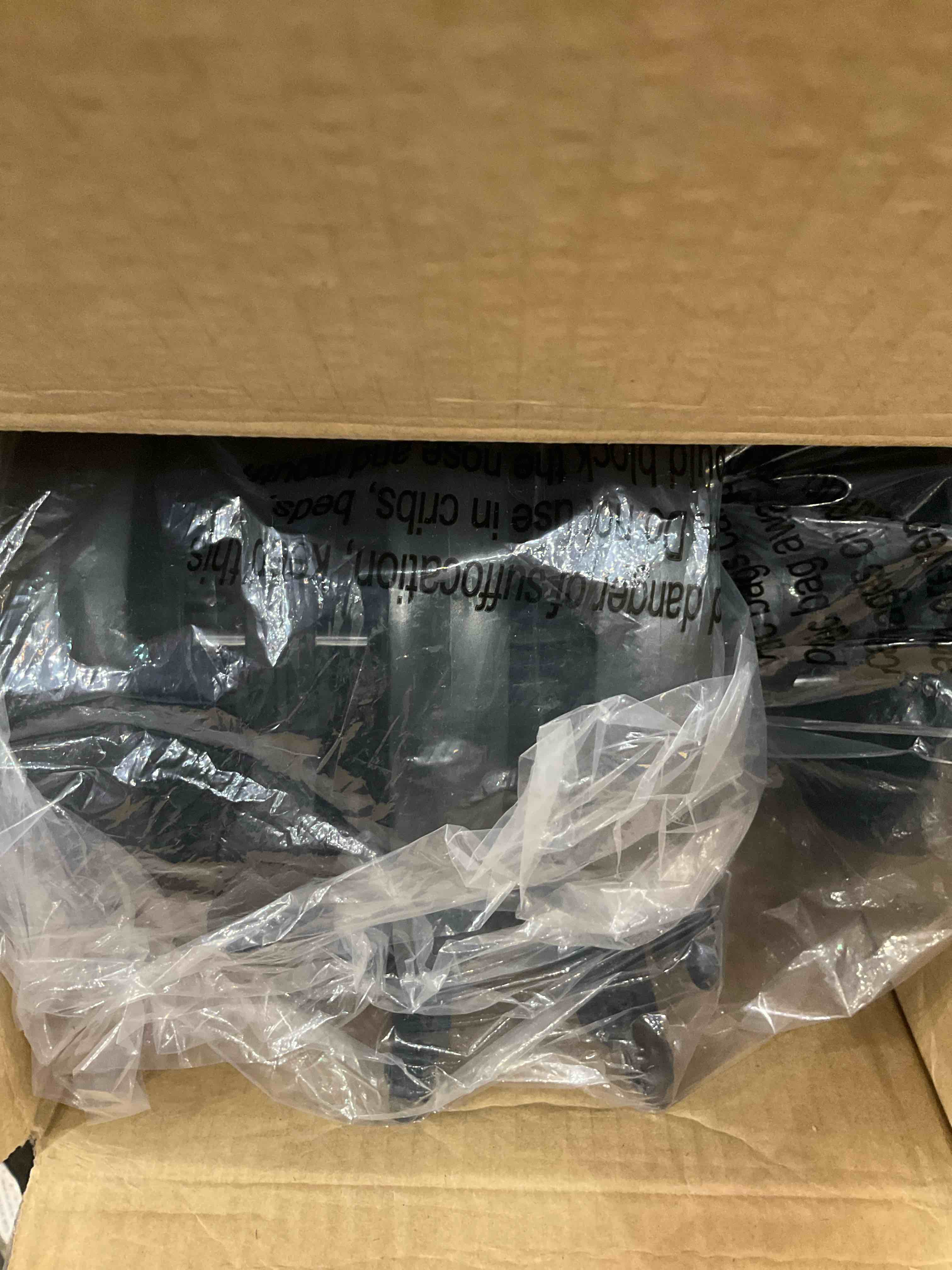 https://s3.amazonaws.com/lotting-images-prod/BargainHunt/EXS01647557_1722348862018.jpeg
