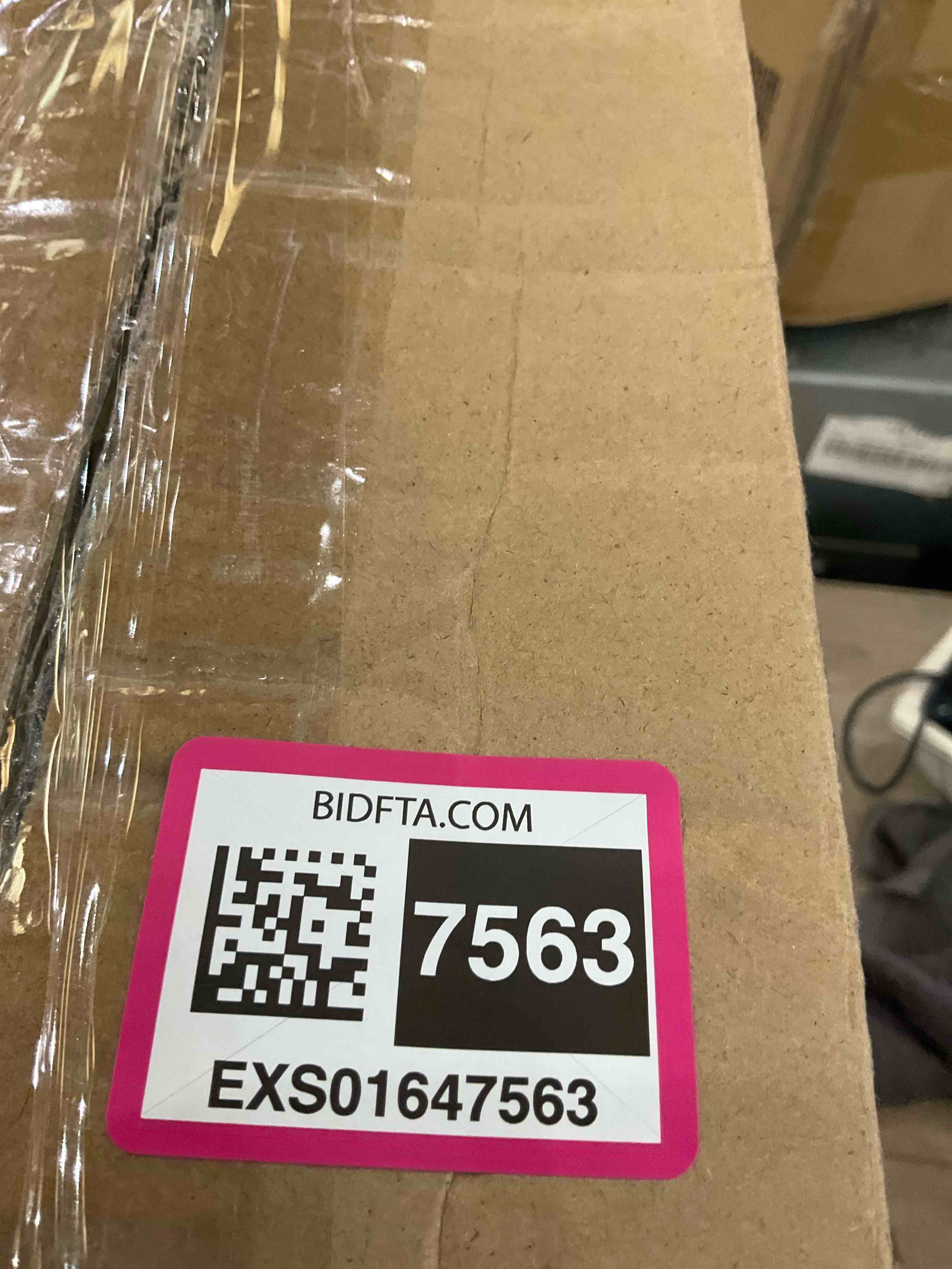 https://s3.amazonaws.com/lotting-images-prod/BargainHunt/EXS01647563_1722349888760.jpeg