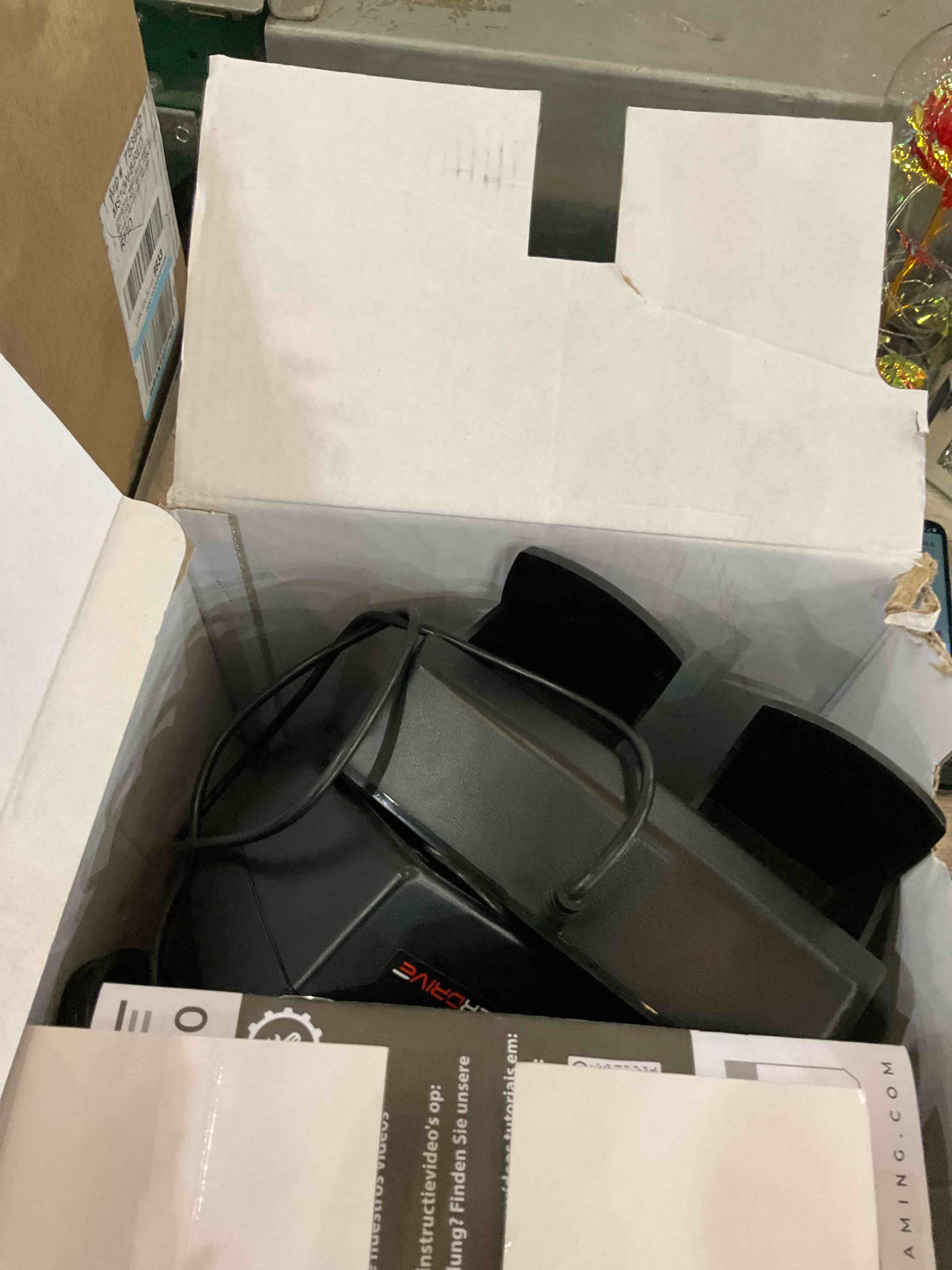 https://s3.amazonaws.com/lotting-images-prod/BargainHunt/EXS01647571_1722351228874.jpeg