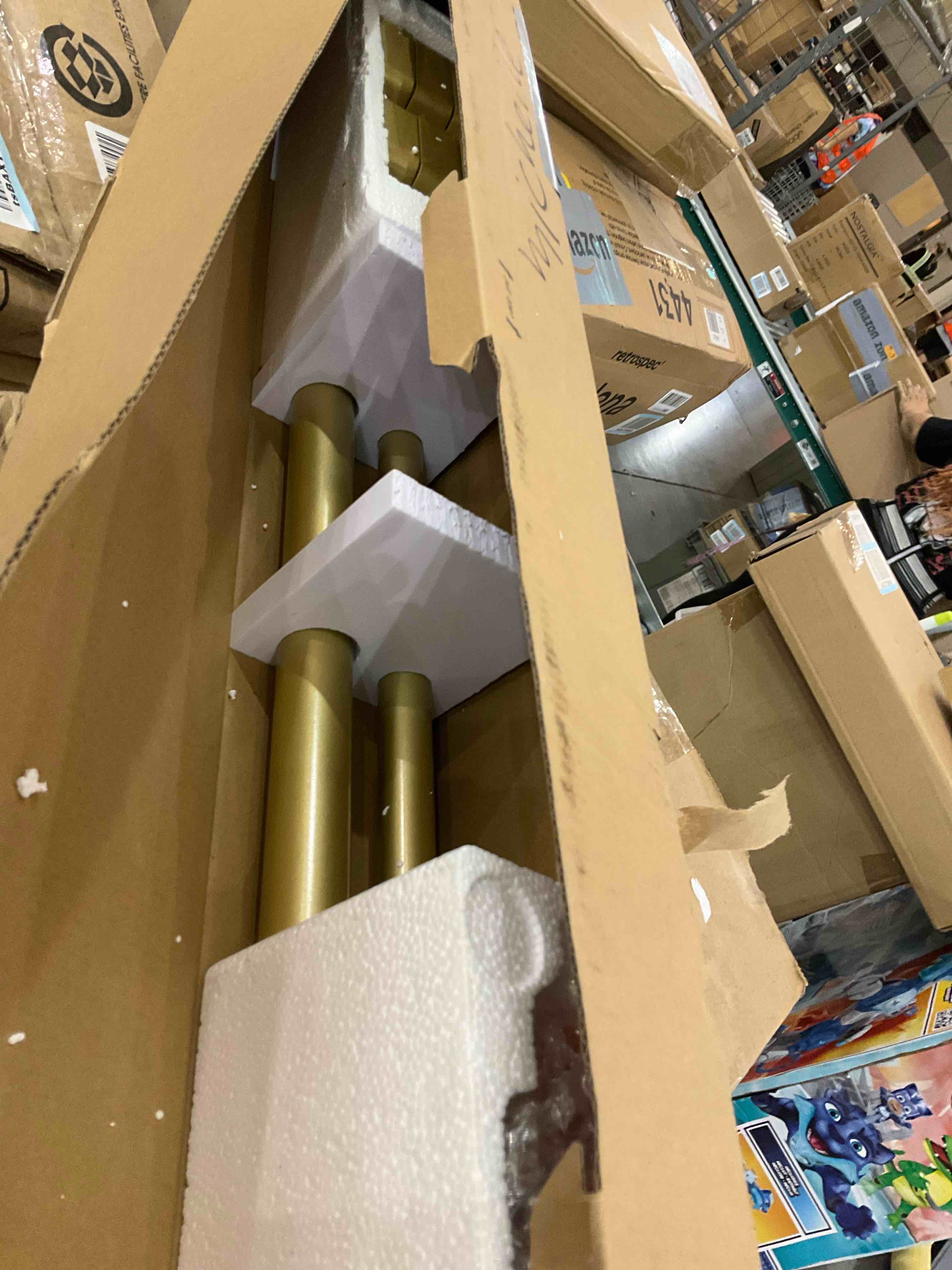 https://s3.amazonaws.com/lotting-images-prod/BargainHunt/EXS01647572_1722351326066.jpeg