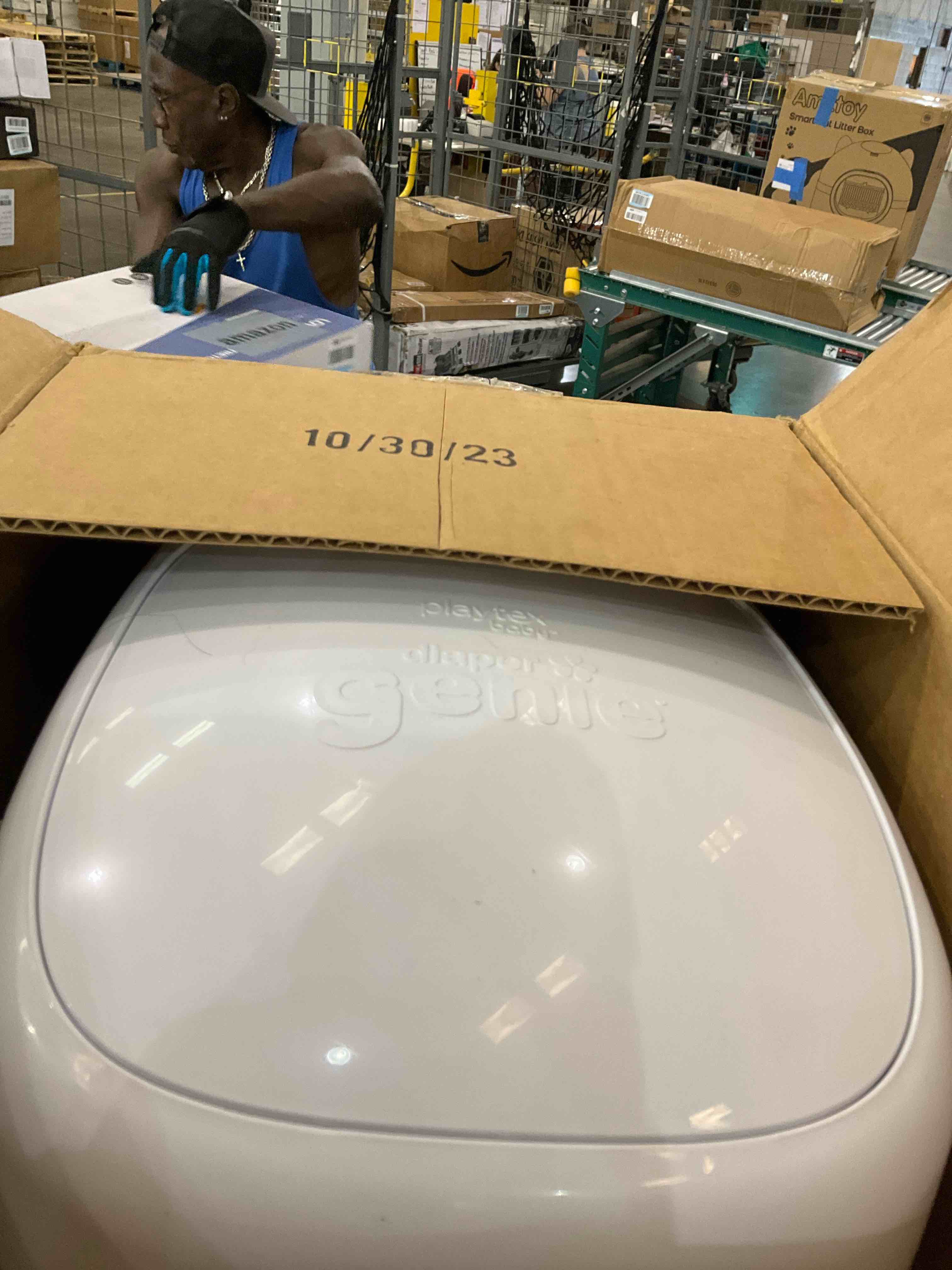 Diaper Genie Complete Diaper Pail (White) with Antimicrobial Odor Control | Includes 1 Diaper Trash Can, 1 Refill Bags, 1 Carbon Filter White Pail + 1 Refill Diaper Pail